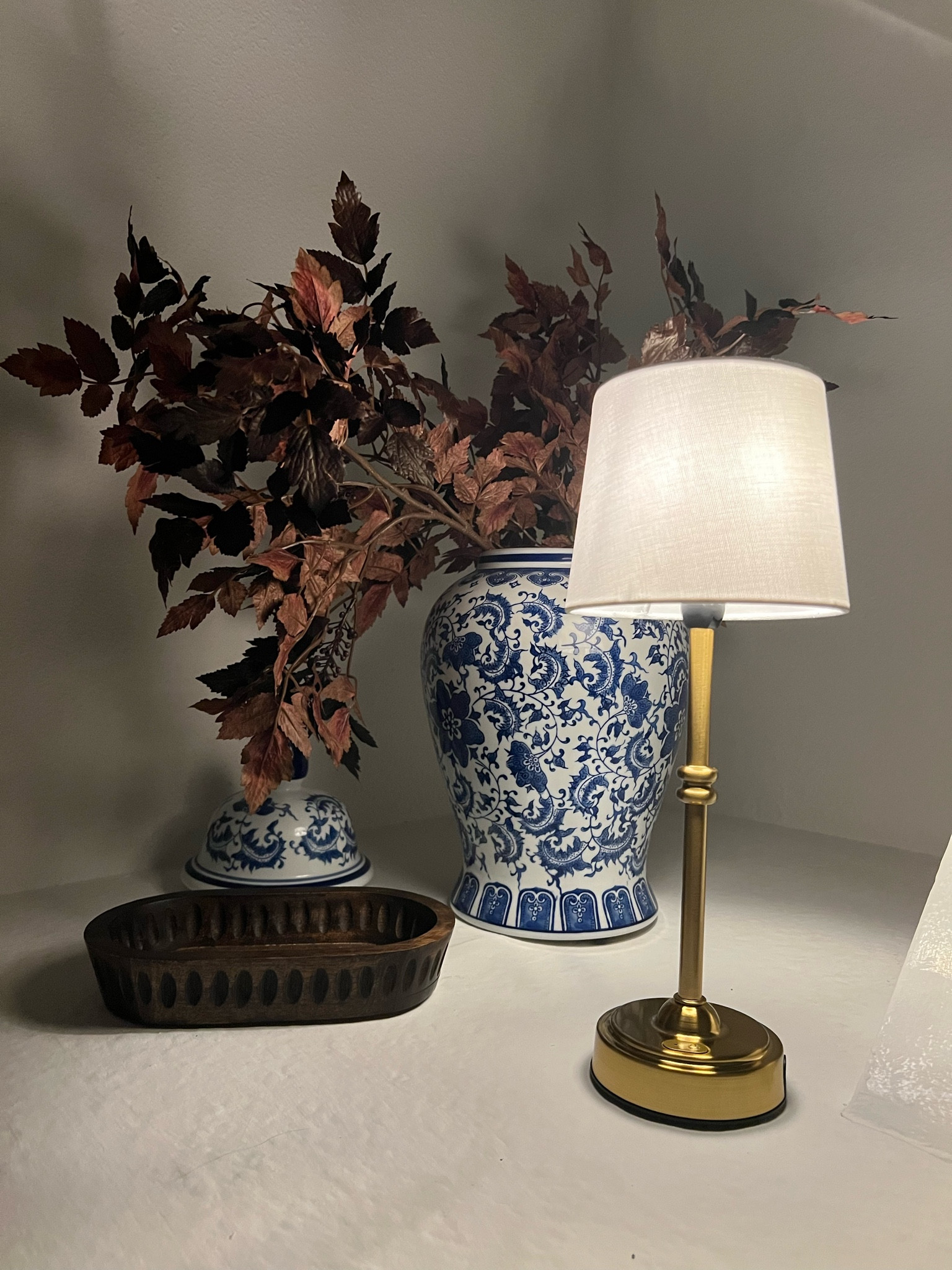 Stairway decor | Faux maple leaf | Amazon cordless lamp | Chinoiserie decor ♥️

#homedecor #amazonhome #amazonfinds