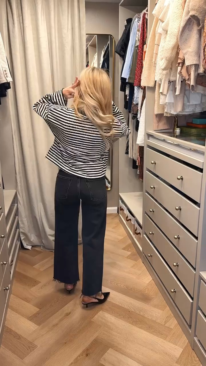 Stripe tee
Black jeans
Cropped wide leg black jeans 


#LTKootd #LTKdayinmylife #LTKSeasonal