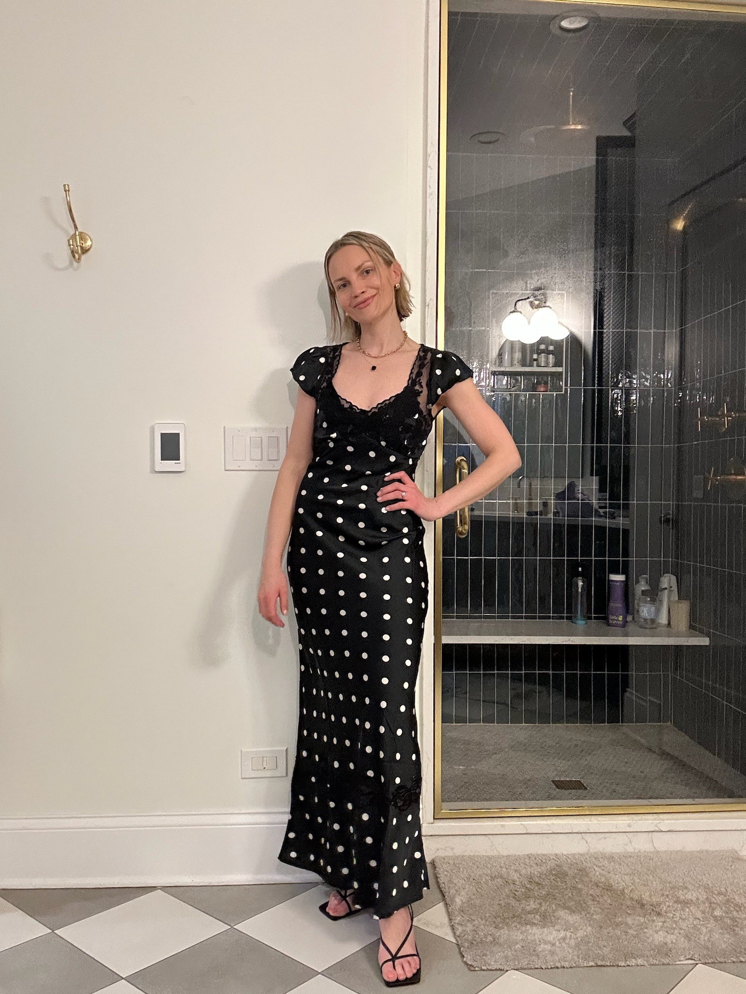 the perfect dress for date night or a wedding this spring 🖤

spring dress | date night dress | wedding guest dress