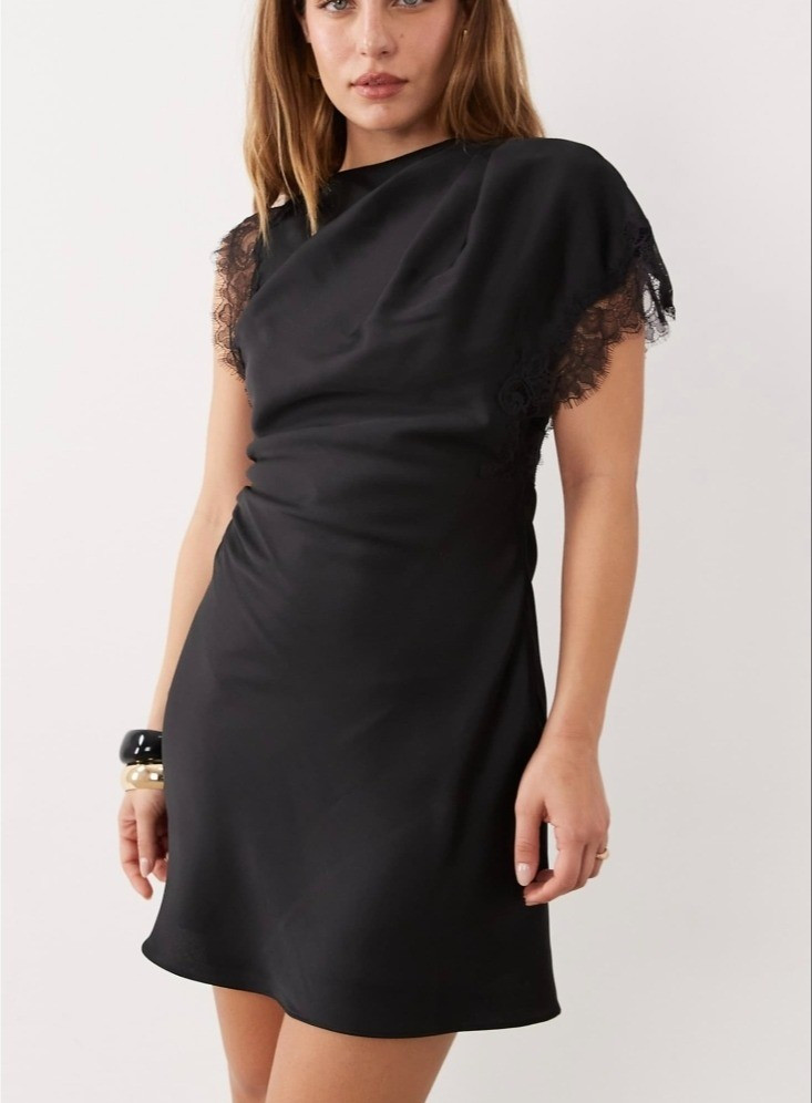 Vestido corto negro de satèn.Black petite mini dress

#LTKMidsize #LTKPetite