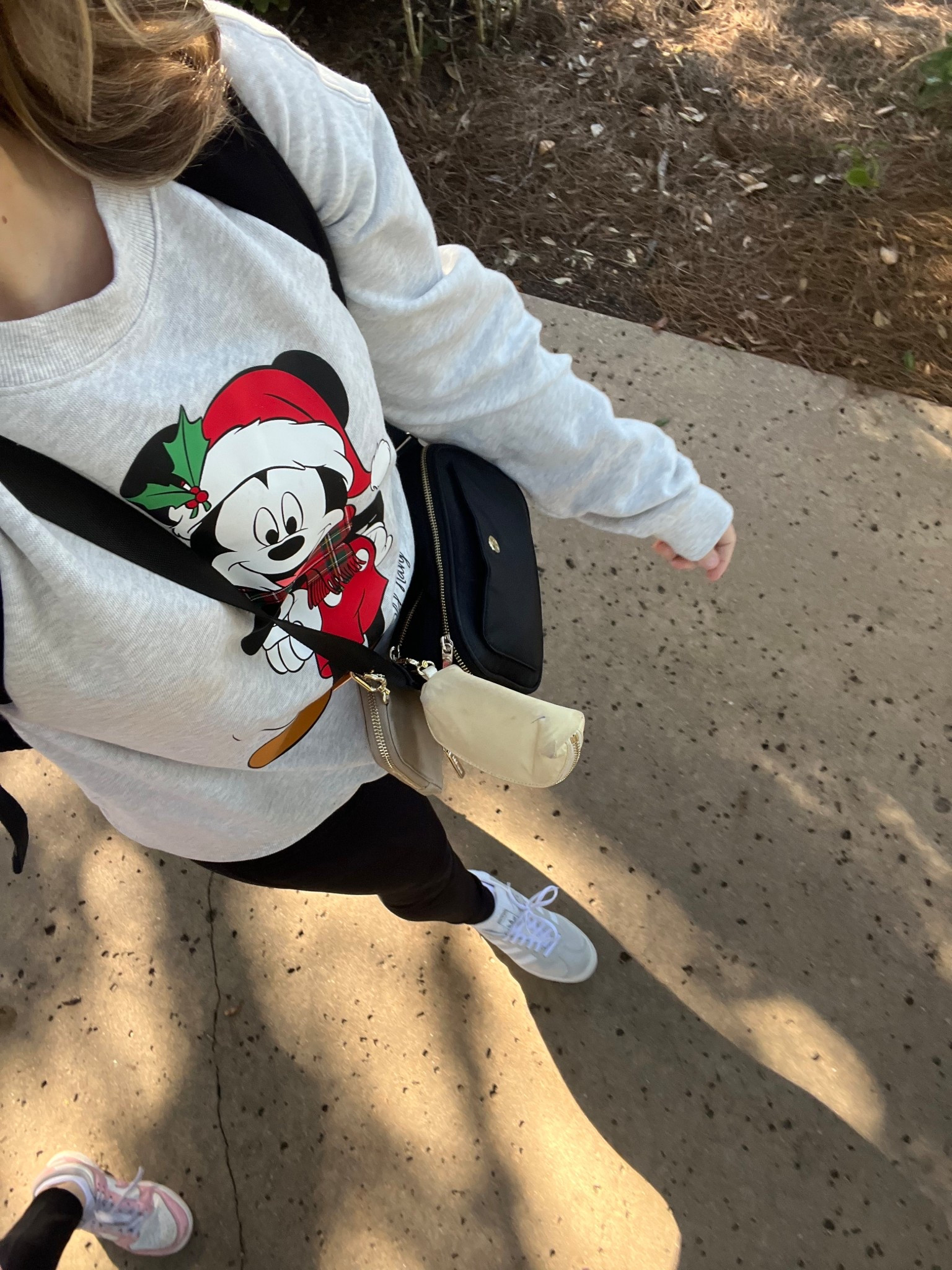 Chilly comfy cozy Disney mom outfit for the parks! 

#LTKHoliday #LTKdayinmylife #LTKmomlife