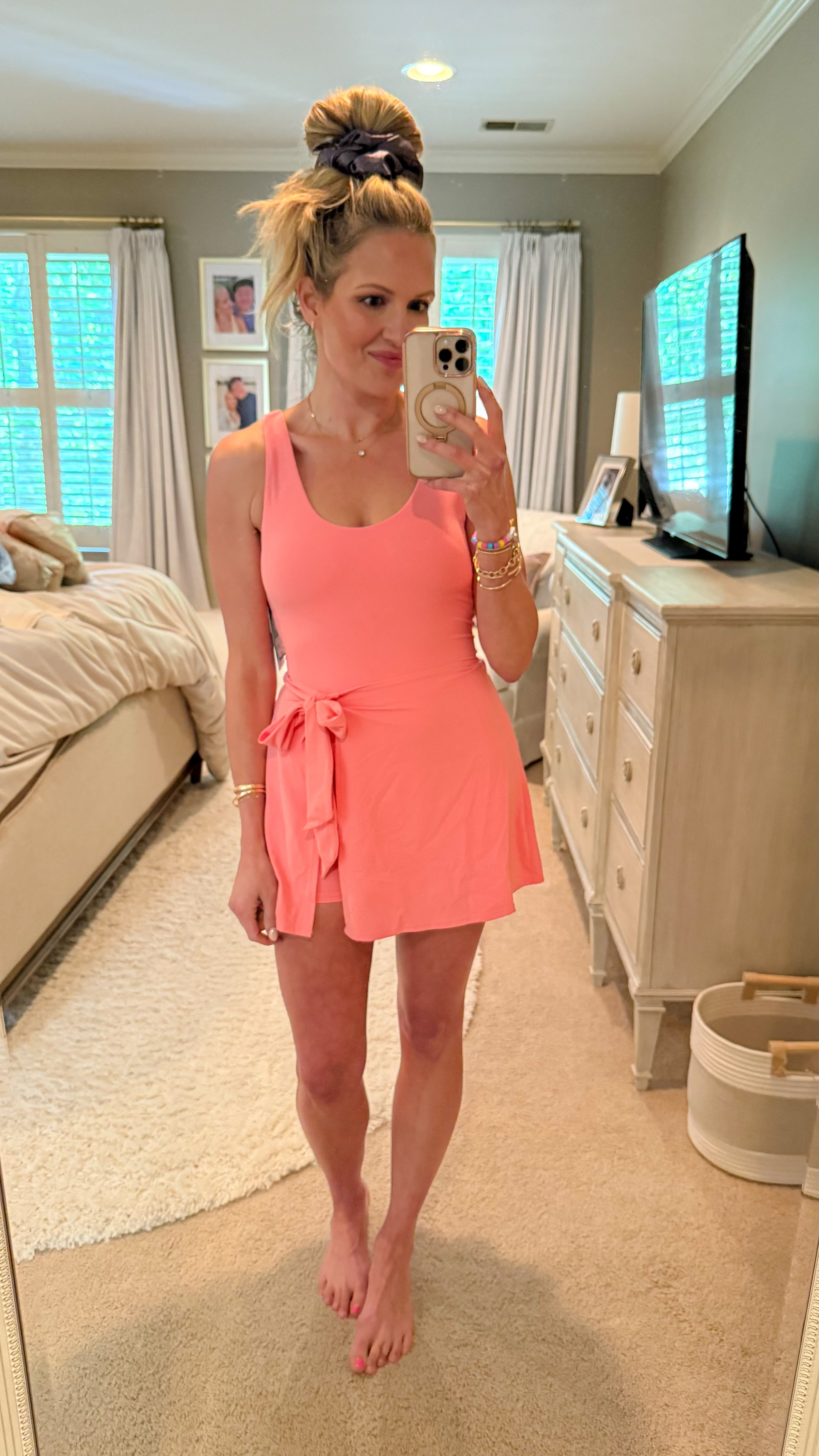 This dress and cakes combo 🙌🏻 perfect pair 