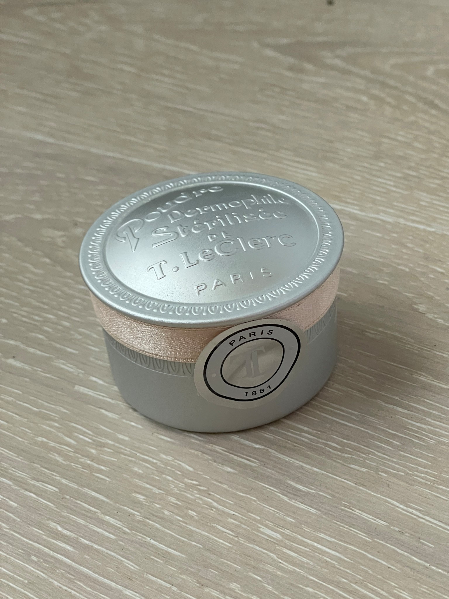 Amazing face powder ☁️

Poudre Dermophile Stérlisée
T. LeClere PARIS

Hollywood’s favorite face powder 
Banana Powder 
Vegan Cruelty Free Makeup 
Paris, France European Cosmetic Standards 
T. Clerc 

#LTKWedding #LTKGiftGuide #LTKBeauty