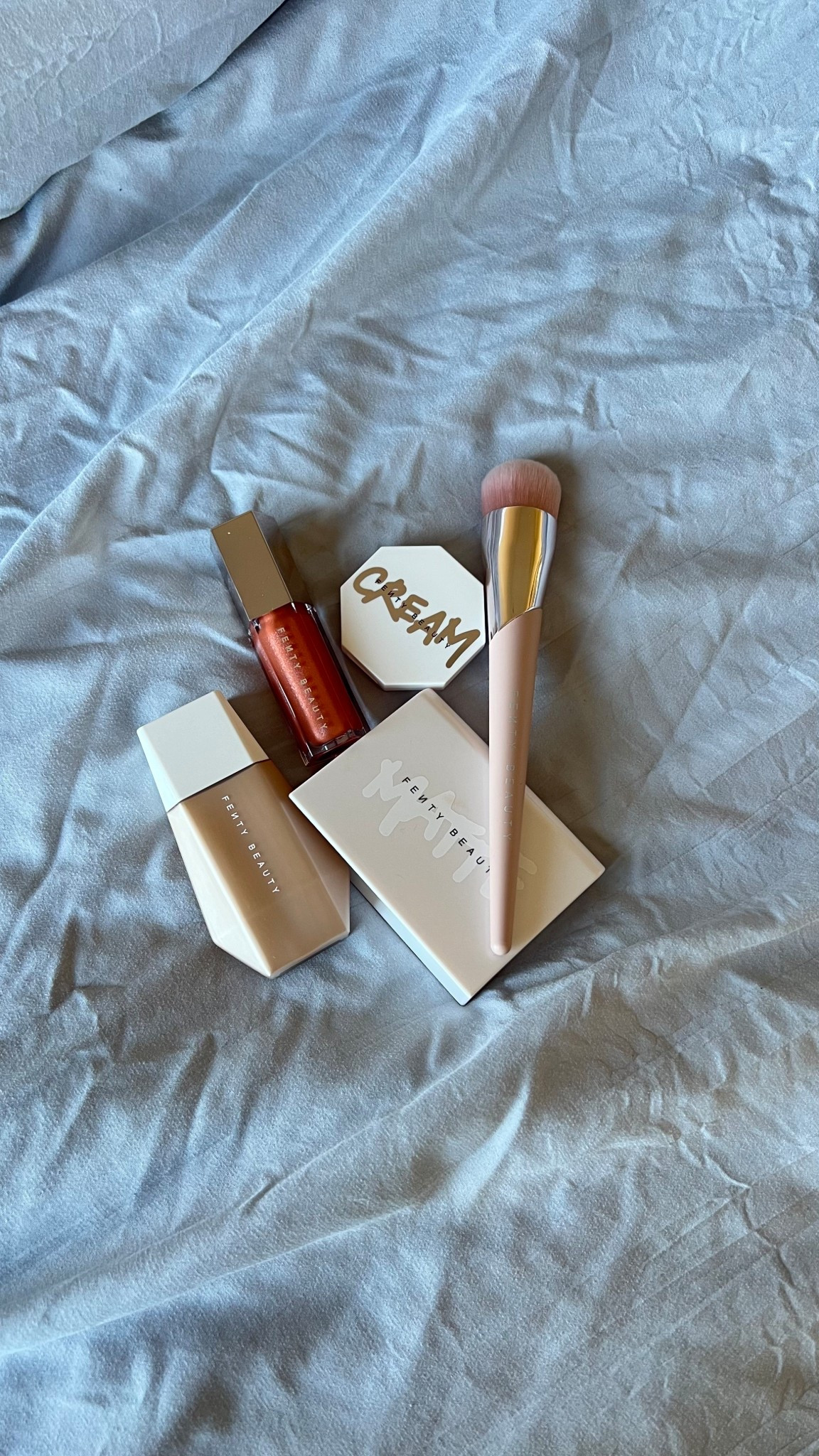 Fenty Beauty must haves for that no makeup makeup look 💫 If you love a fresh faced, barely there finish that still pulls everything together, these are it. The Eaze Drop Blurring Skin Tint is light but smooths everything out, paired with the Cheeks Out Cream Blush and Gloss Bomb Heat for a soft, natural glow. Effortless, hydrating, and beginner-friendly. These are my go to faves for everyday.

#LTKBeauty