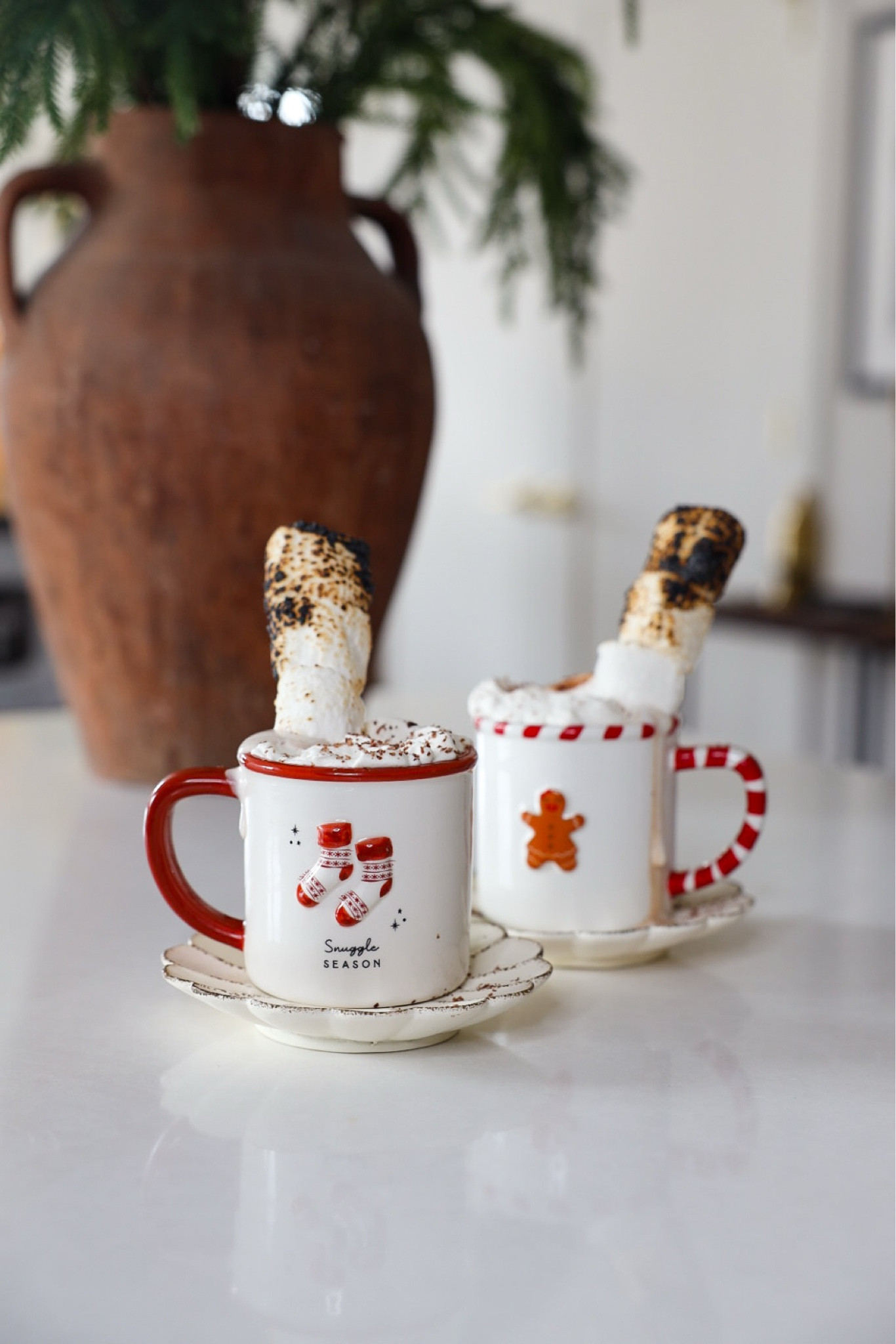 My favorite Christmas mugs 

#LTKHome