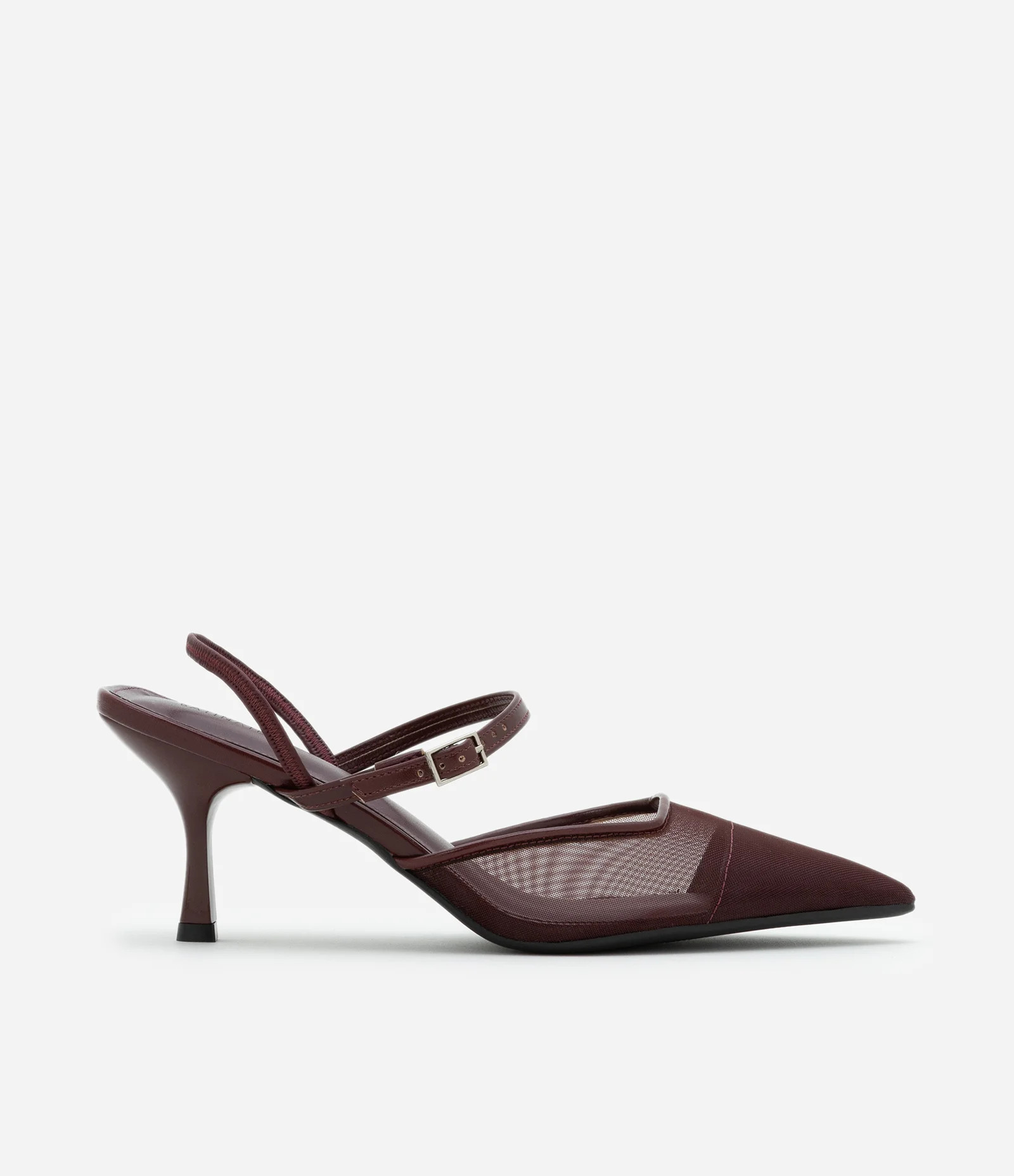 Sapato Scarpin Slingback com Recorte de Tela Preto - Lojas Renner | Renner (BR)