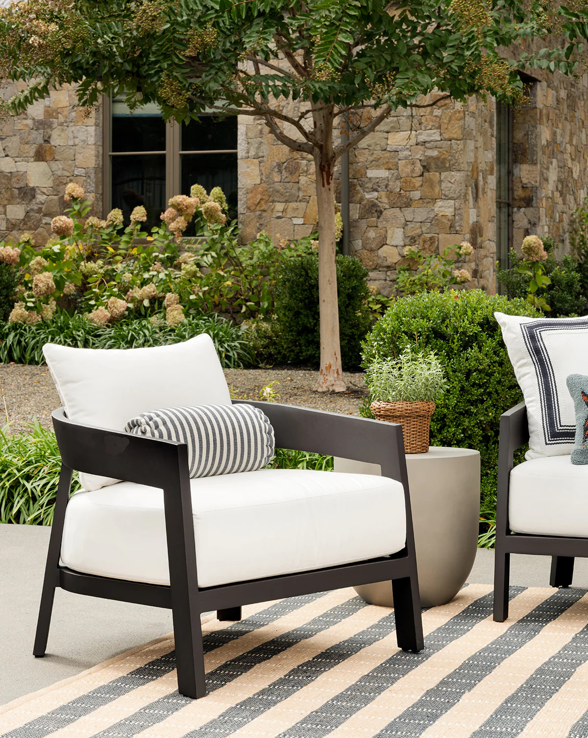 Vento Aluminum Lounge Chair | McGee & Co. (US)