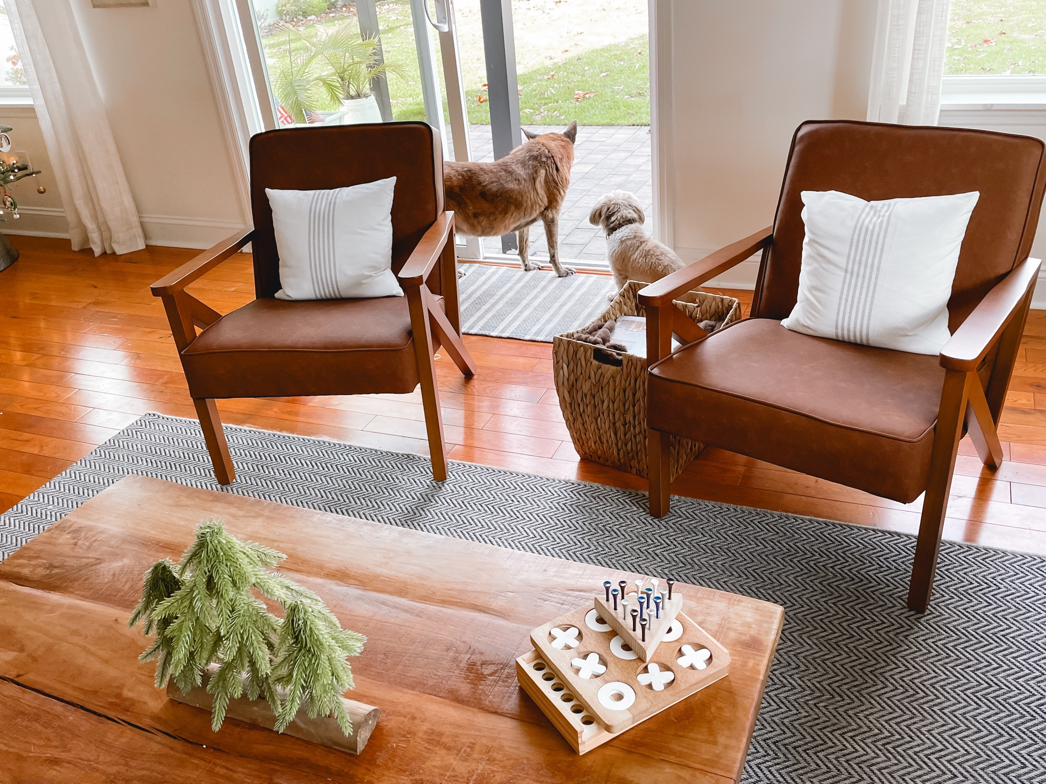 Vegan leather accent chairs on sale!!


#LTKsalealert #LTKfamily #LTKhome