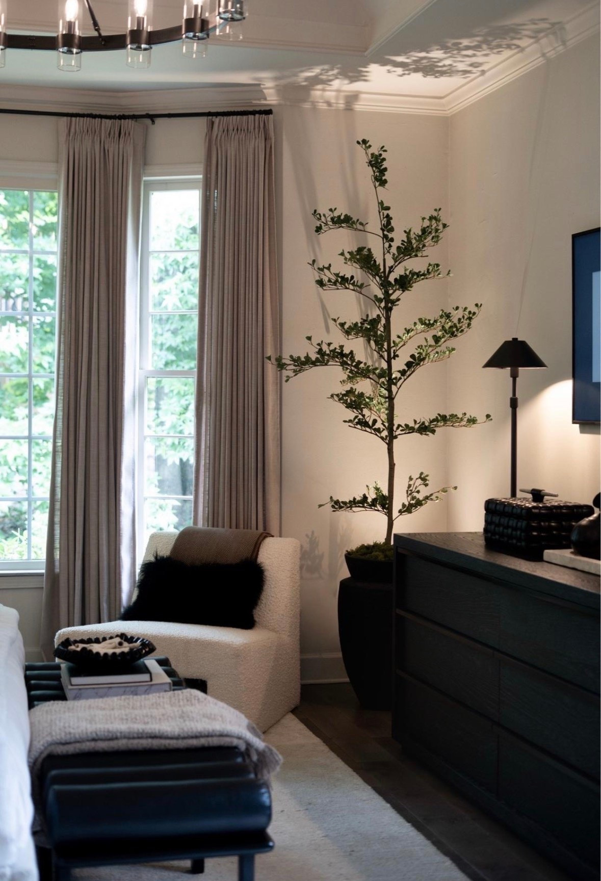 Guys!! I’m freaking over this olive tree from Amazon! Don’t forget the amaaaazing planter, moss, & light to take it over the top!

#LTKSeasonal #LTKHome #LTKSaleAlert
