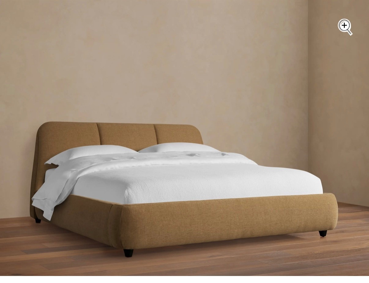 My bed from Arhaus is in mayor sale 😍😍