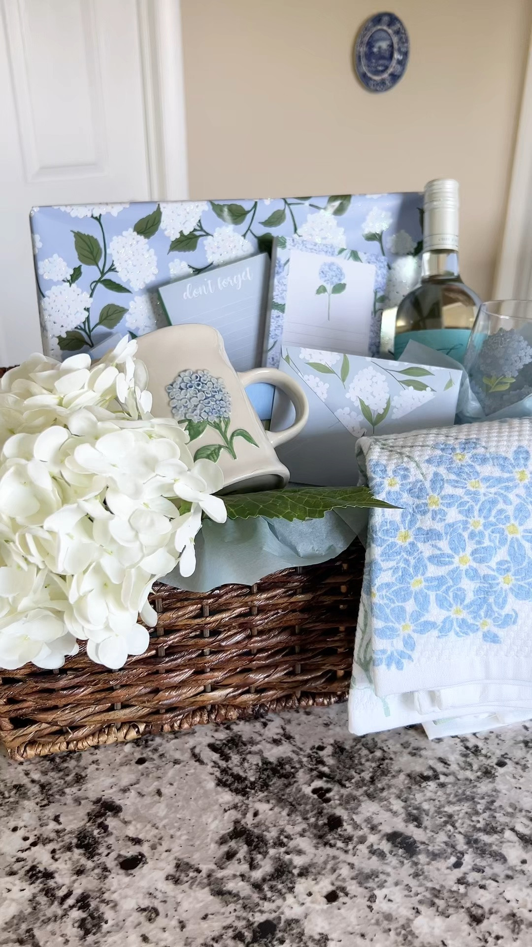 Hydrangea housewarming gift 🩵

#LTKSeasonal #LTKHome
