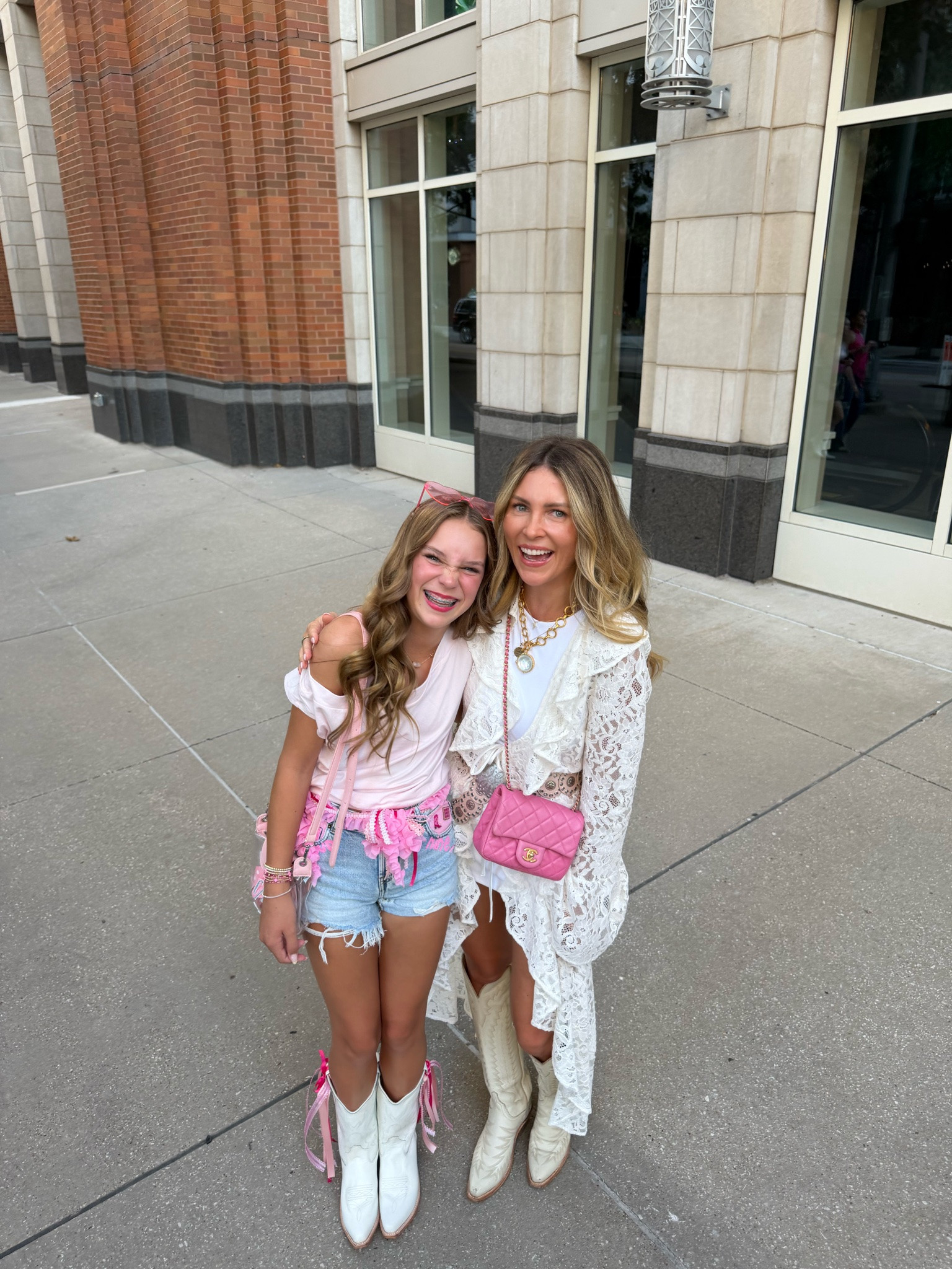 Megan Moroney concert!!

#LTKootd #LTKOver40 #LTKmomlife