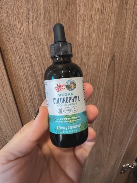 MaryRuth's Chlorophyll Liquid Drops

20% off with code CRISTIN20 (this code also works on Amazon!)