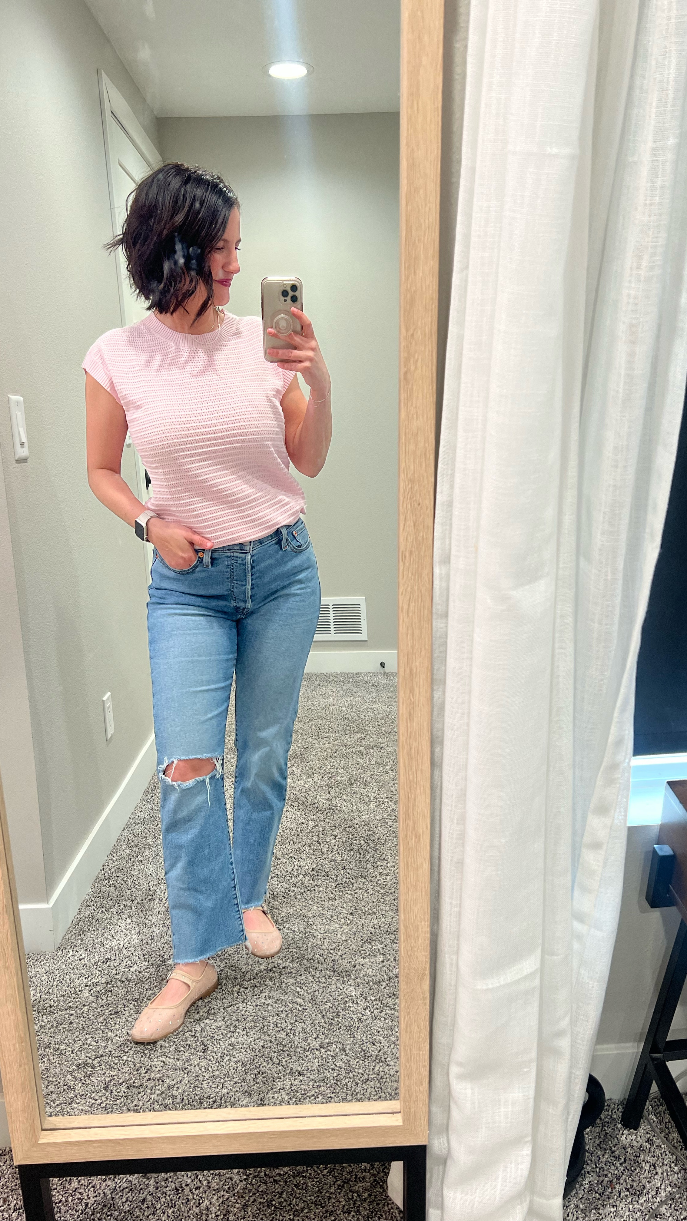 Let's style straight leg jeans! Here's a few tips on what to look for when buying straight leg jeans 

#LTKPetite #LTKStyleTip