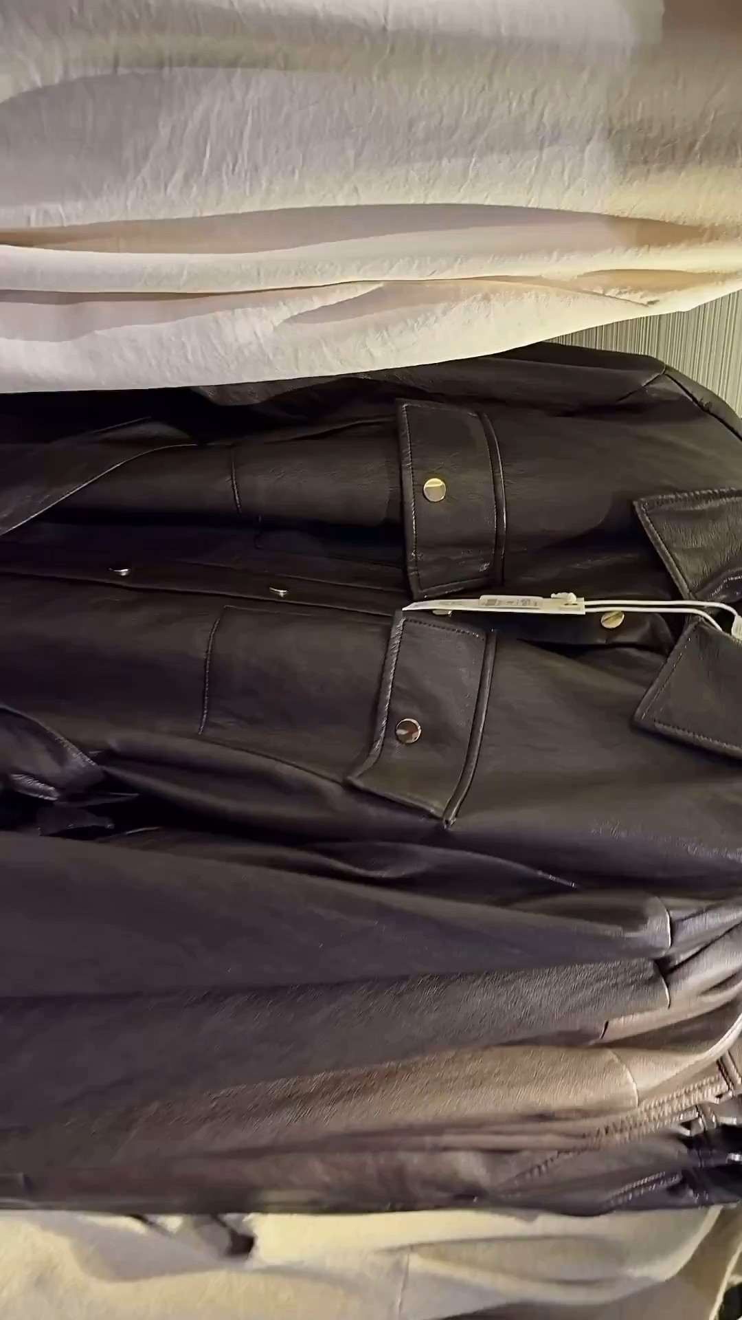 Zara faux leather jacket
Zara sweater
Zara finds

Zara Haul - Shop with me 
Full video on my YouTube channel 🤎
➡️ Zara Haul - Come shop with me | The Allure Edition
https://youtu.be/auREZ1aDu64