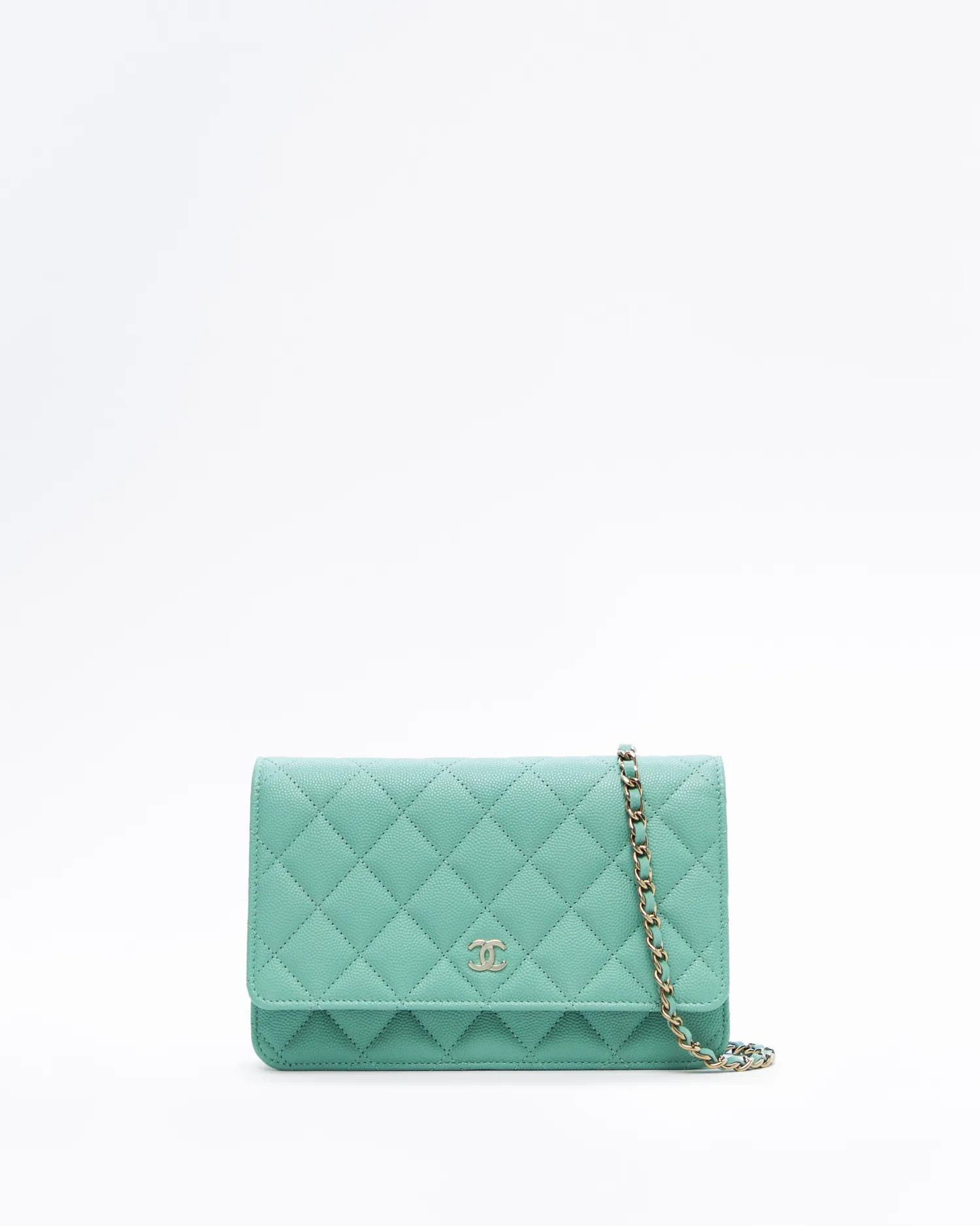 HomeHow It WorksClub PerksApply nowMerch Shop | Vivrelle