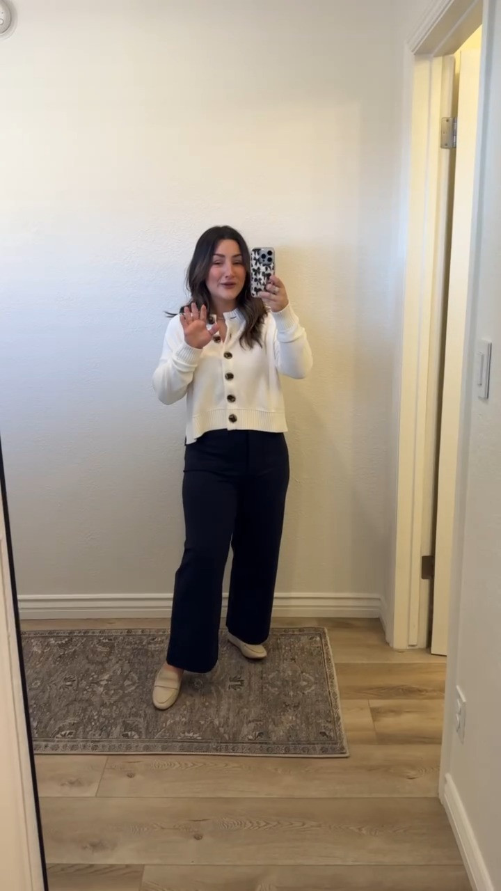 These @onequince ultra-stretch ponte cropped pants are the most versatile pair in my closet ! Paired with the 100% organic cotton cropped cardigan 

Sizing:
pants size 6 - 26 inseam 
cardigan size XS 

Petite 5'0" friendly

#LTKootd #LTKgrwm #LTKPetite
