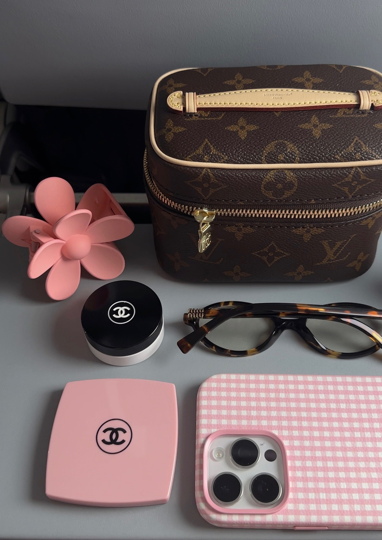 Spring vibes 🌸

phone case, travel, hair clip, glasses 

 

#LTKSaleAlert #LTKFindsUnder50 #LTKTravel