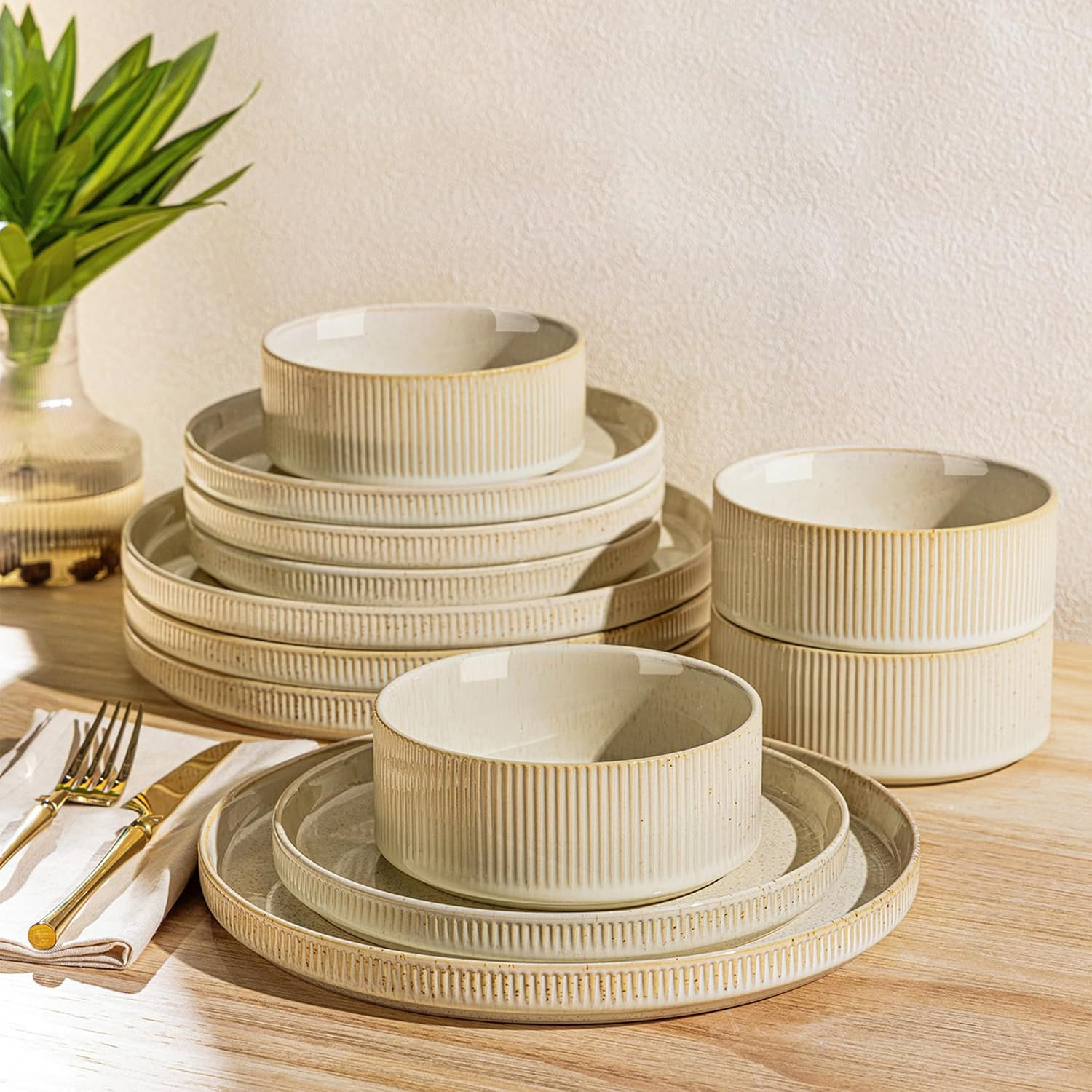 Ceramic Dinnerware Set for 4, 12-Piece Plates and Bowls Set | Amazon (US)