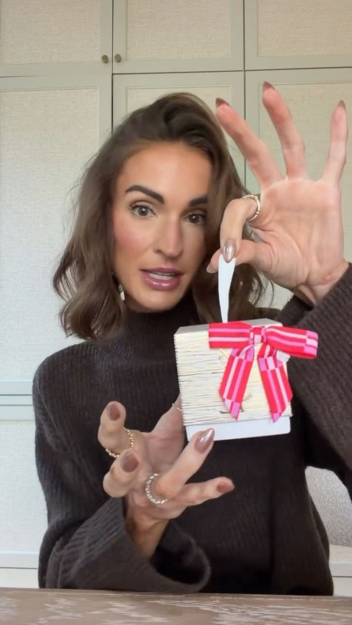 such adorable packaging 😍 perfect for a stocking stuffer or under the tree! 🎄 @nordstrombeauty #nordstrompartner 

#LTKGiftGuide #LTKBeauty