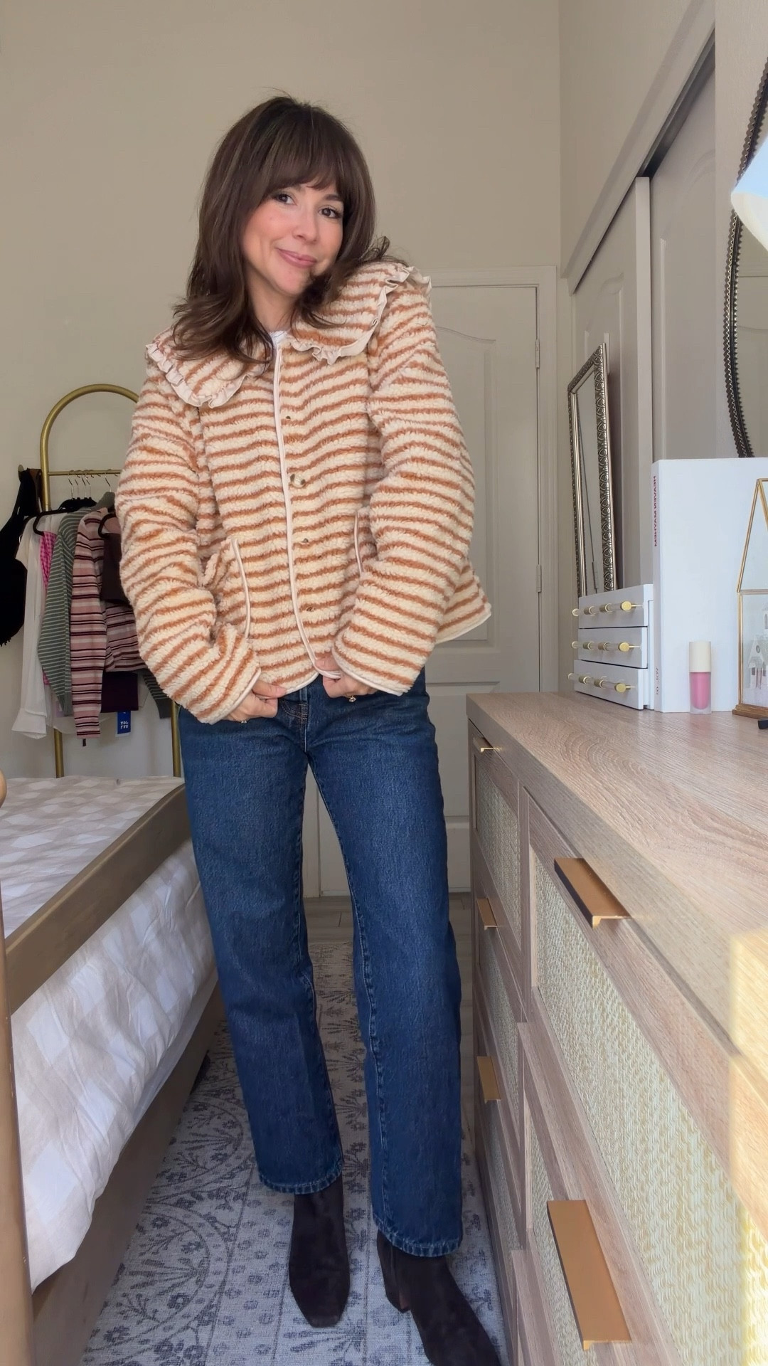 Petite-friendly everyday outfits I’ve been wearing on repeat lately.
Easy layers, polished staples, and pieces that work for real life without overthinking it. These are the kinds of outfits that feel comfortable, flattering, and easy to mix and match on a 5’2 frame.

Jacket: XS
Knit top: XS
Jeans: 25p (petite-friendly length)
Shoes: TTS.

(petite outfits, everyday mom style, repeat wear staples, classic layers)


#LTKootd #LTKPetite