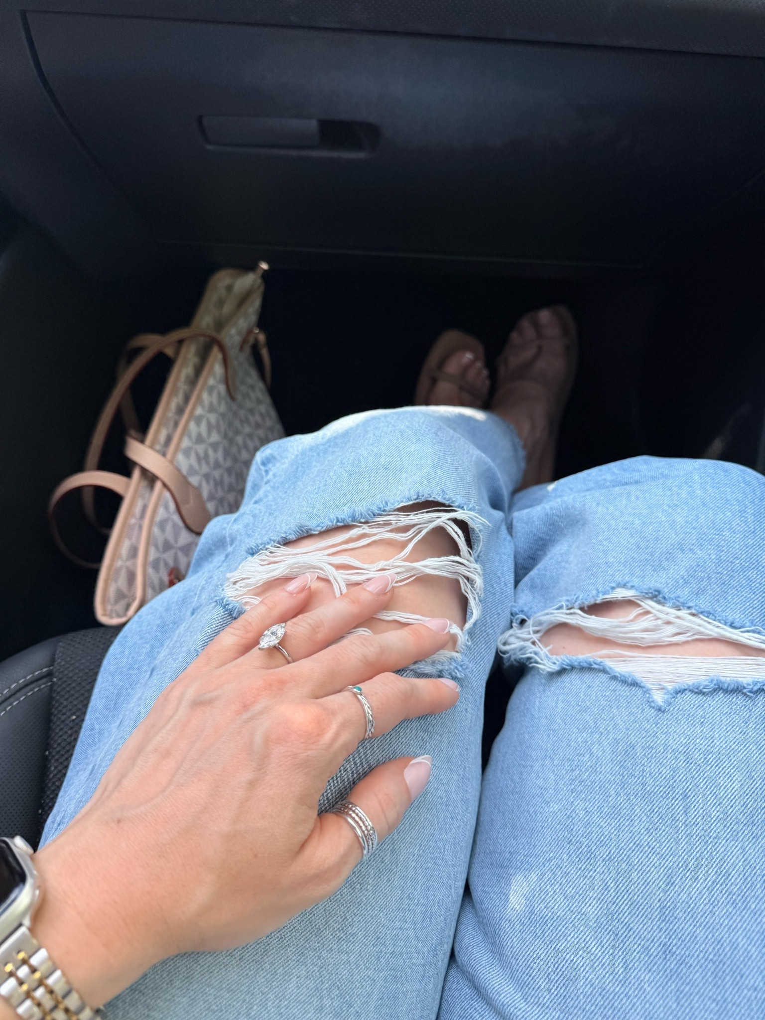 Fun French top press-on nails 💅🏼 👰🏻‍♀️ #weddingplanning #bride #pressonnails

#LTKootd #LTKWedding
