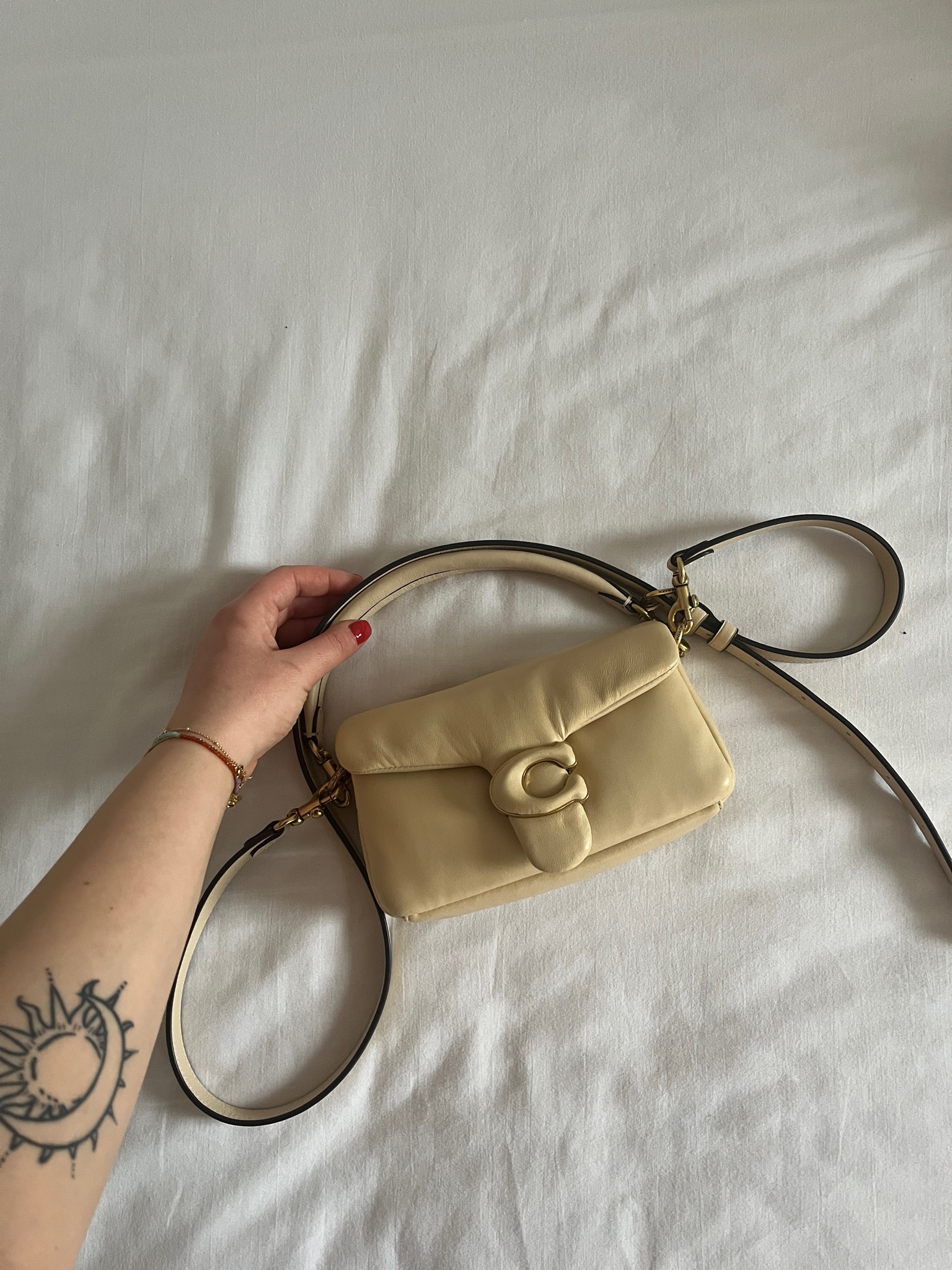 one of my favourite gifts this year is received at christmas was the coach tabby pillow bag 18 in ivory from my boyfriend!! it’s been on my wishlist for years and he was so sweet to buy it for me!!

i’m struggling to find the 18 size anywhere i think it’s quite popular but i’ve attached loads of colours and options to this post! happy shopping besties 🤍🤍🤍 #ltkfashion #coach #tabbybag #cutebag 

#LTKitbag #LTKstyletip #LTKeurope