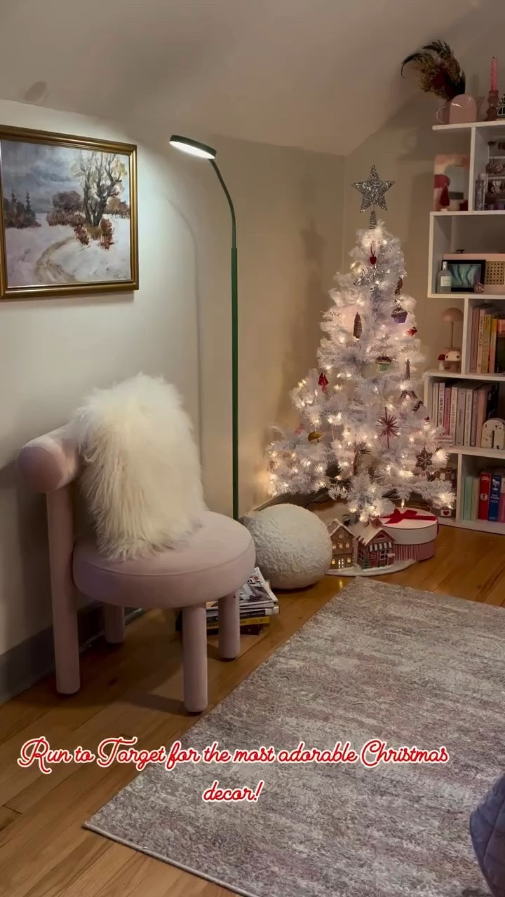 Target has some adorable Christmas decor this year! I love my Christmas throw pillows and the gorgeous velvet quilt I just got for the bedroom 40% off!!! Such an amazing price! #christmasdecor #christmas #bedroom

#LTKHoliday #LTKHome #LTKSeasonal