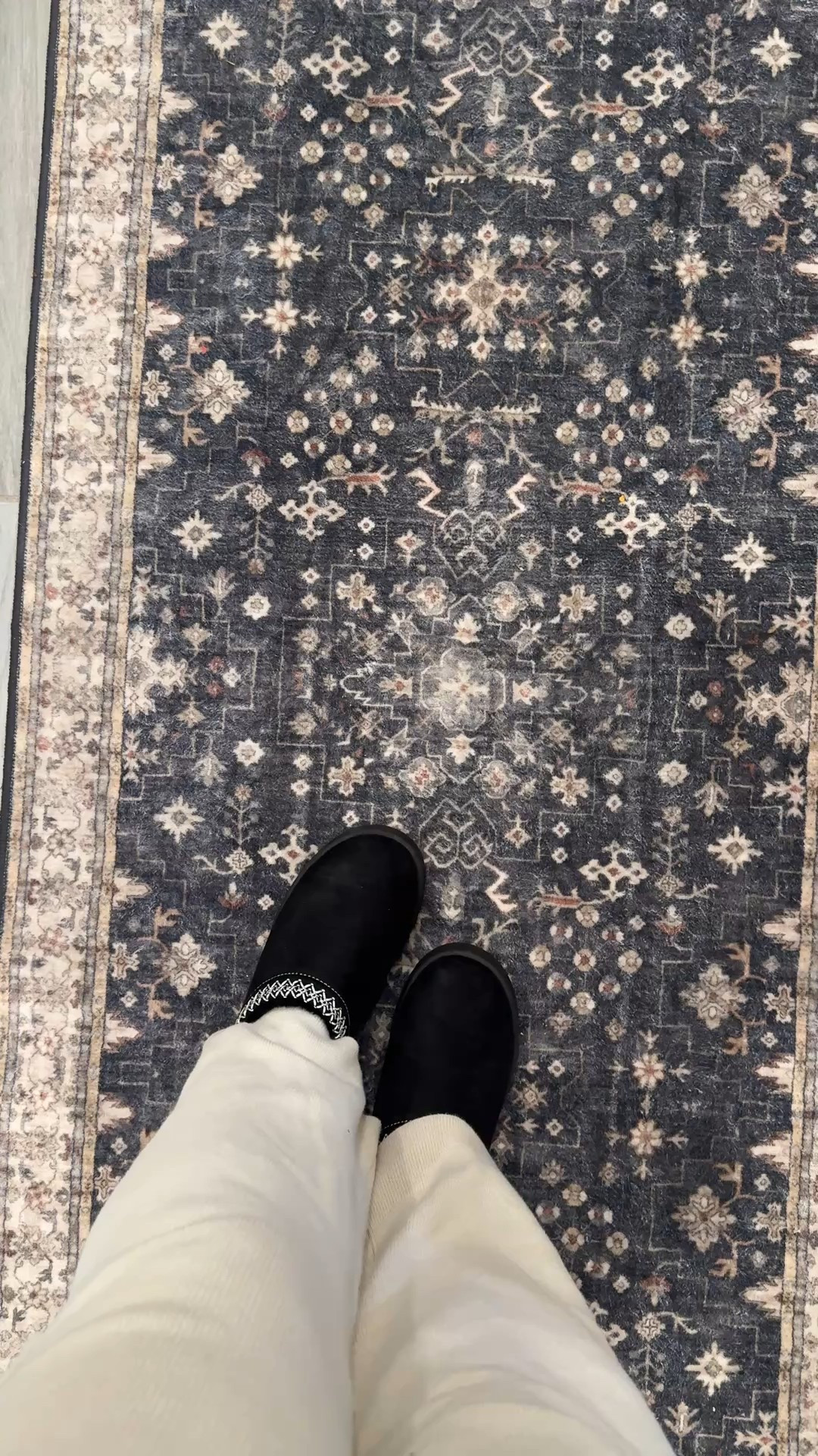 Love this washable runner sm✨



#LTKHome #LTKSeasonal #LTKFindsUnder50