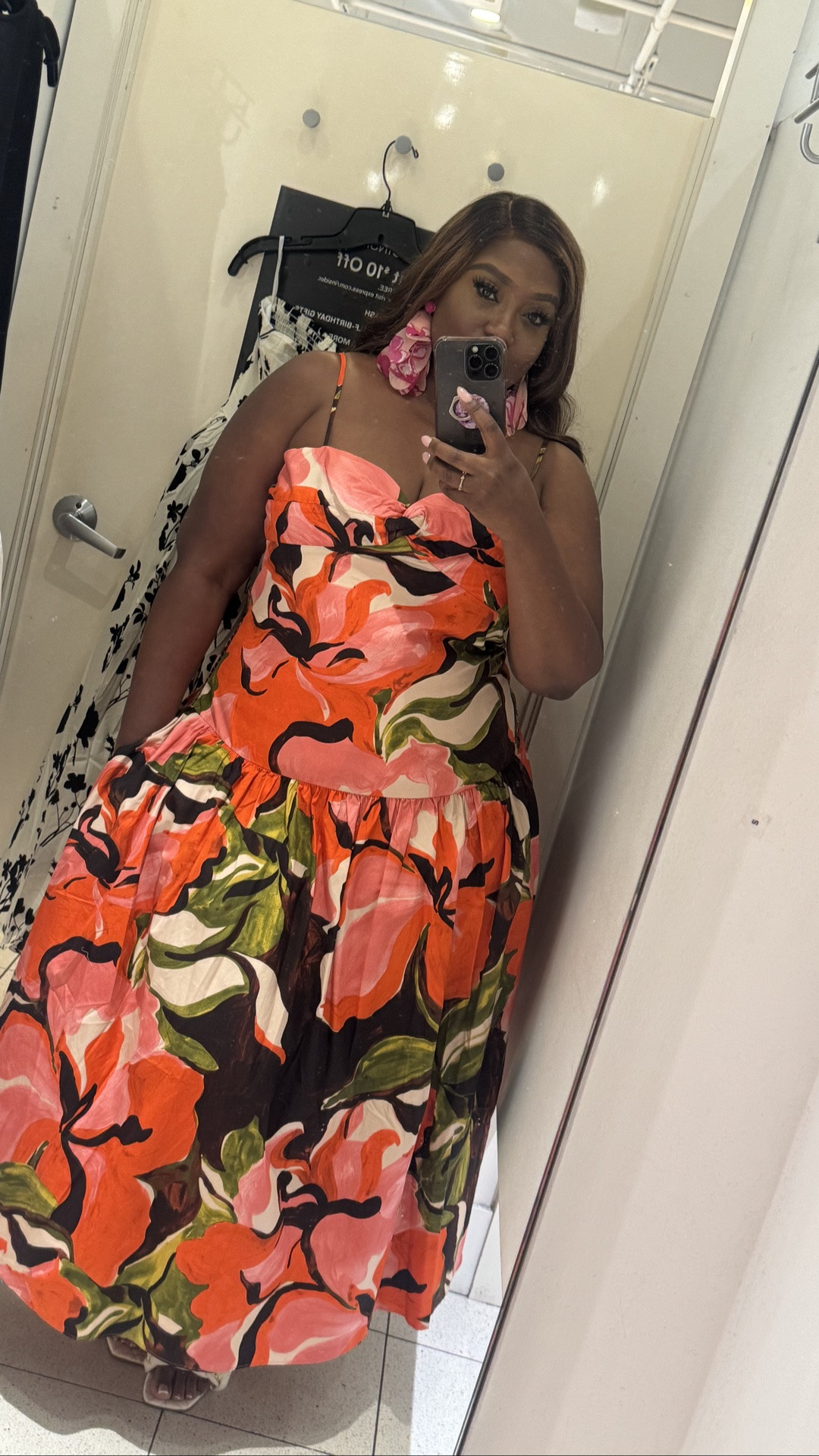 Shopping in stores as a plus size
girl can be challenging but I’m up for the challenge.
Dress 1: large
Dress 2: XL (but size down)
Dress 3: XL
Dress 4: L
Dress 5: L
Dress 6: XL (but size down)