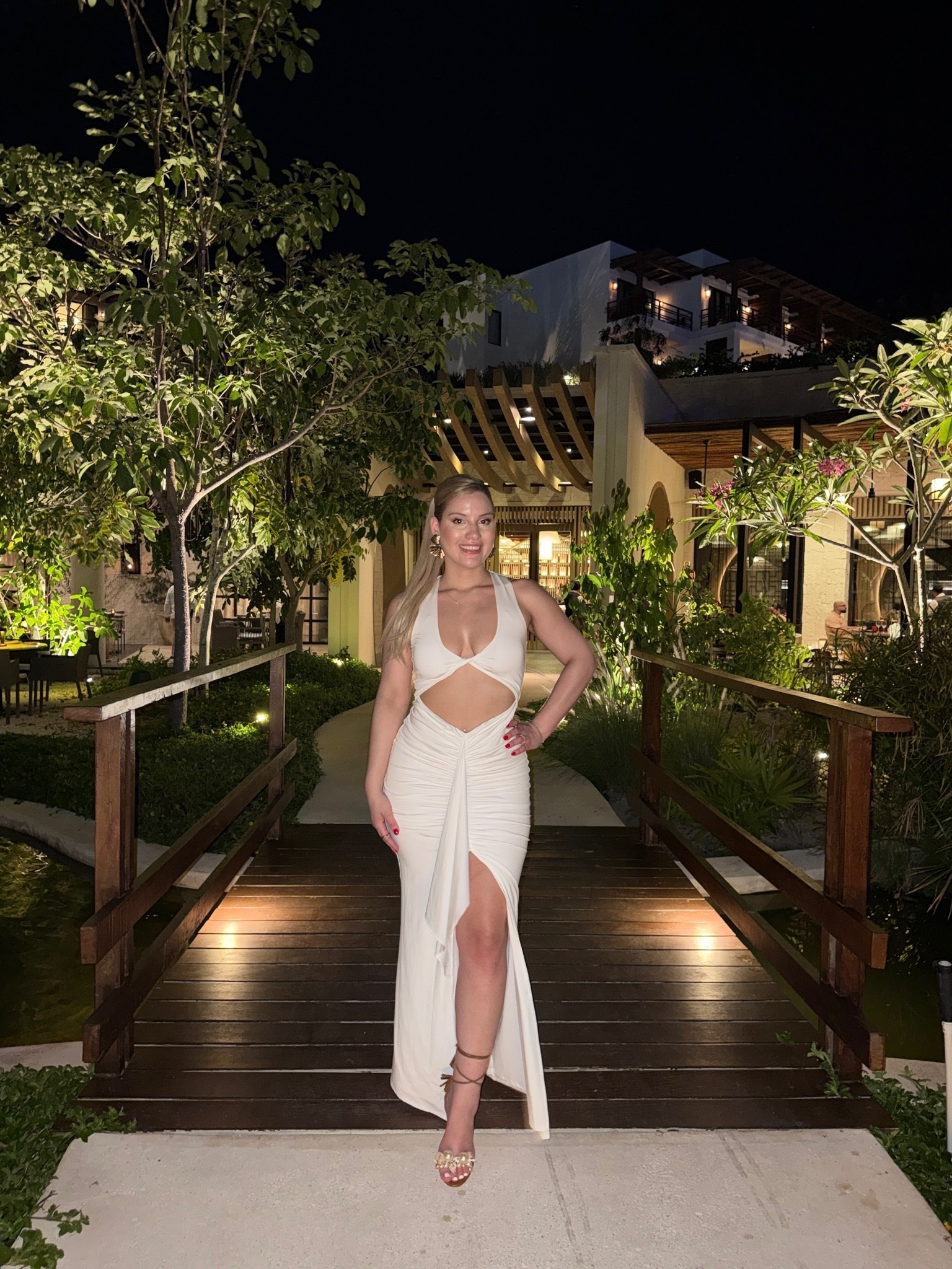 summer #ootn #vacationdress #whitedress #revolvefinds

#LTKgrwm #LTKootd #LTKTravel