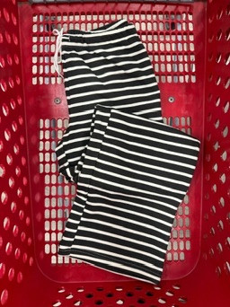 These striped sweatpants are such an easy Target find for fall 🤎 Comfy enough for lounging but cute enough to wear out with a basic tee, sneakers or slides. And only $25 👏

fall outfits women over 50, wedding guest dress summer, fall wedding guest dresses, fall dresses, date night outfits, country concert outfits, fall decor, fall fashion hauls, business casual workwear, concert outfit ideas
 

 #LTKgrwm #LTKootd #LTKSeasonal
