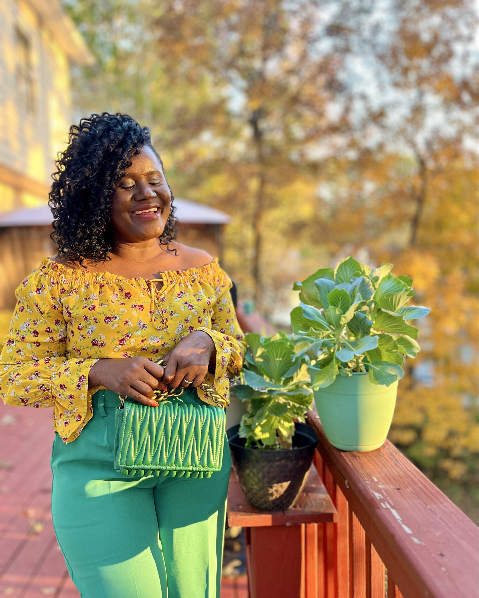 When fall meets bold color! 🍁💛 I swapped the usual neutrals for this mustard floral top and emerald green pants — because who says fall fashion has to blend in? 😉 Perfect for brunch, work, or a casual day out.

✨ Outfit details linked on LTK!
#FallStyle #LTKfashion #LTKfall #ColorfulOutfit #FallOutfitIdeas #BoldStyle #OOTD #AffordableFashion

#LTKStyleTip #LTKootd #LTKOver40