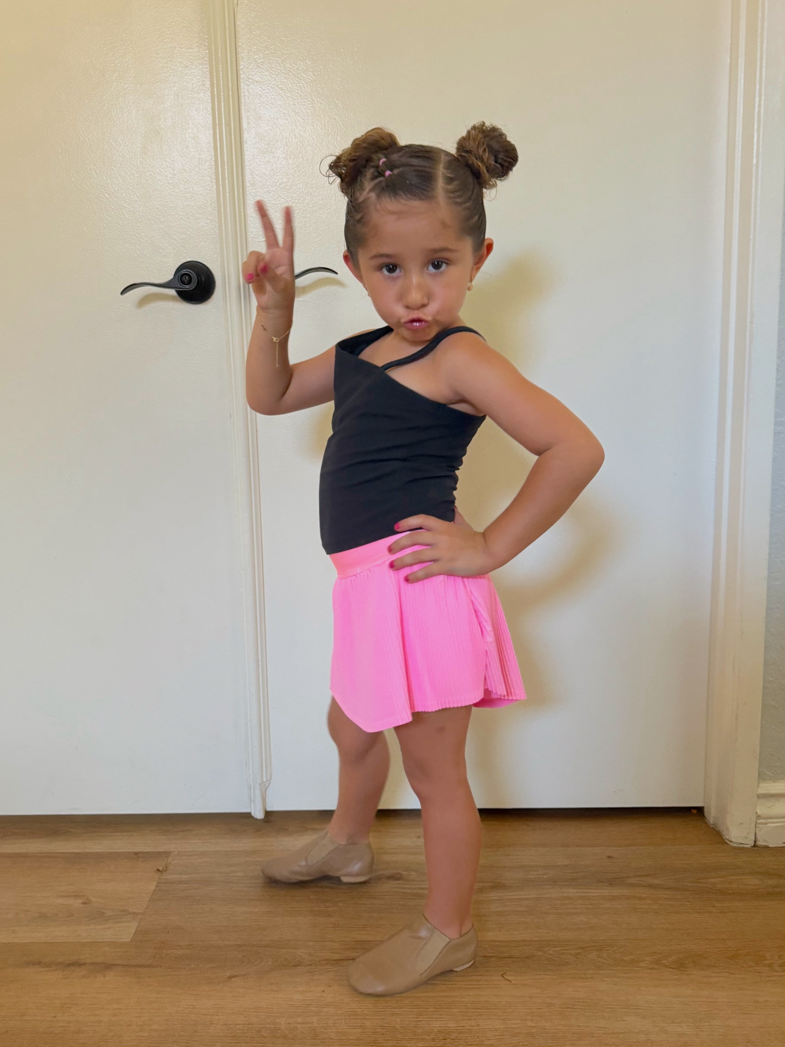 Another fun dance fit, found at target 🤩

#LTKFamily #LTKKids #LTKSaleAlert