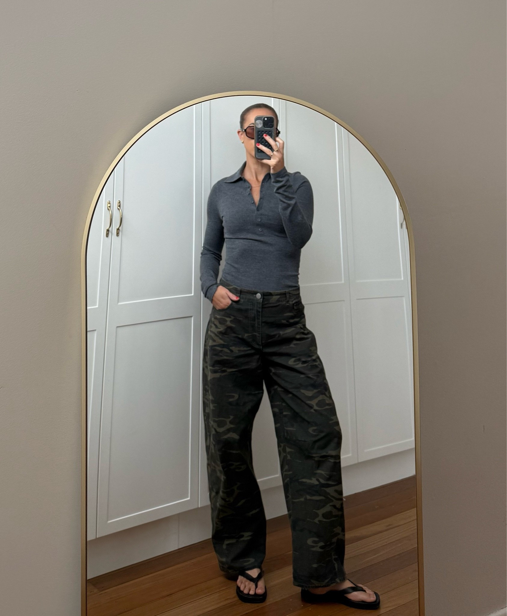 Target grey top: size XXS
Red Aere knit: size 10
Decjuba Daisy jeans: size 8
D-luxe camo horseshoe pant: size S
White Molly Tie Shirt: size 12
Faux fir vest: size 10
