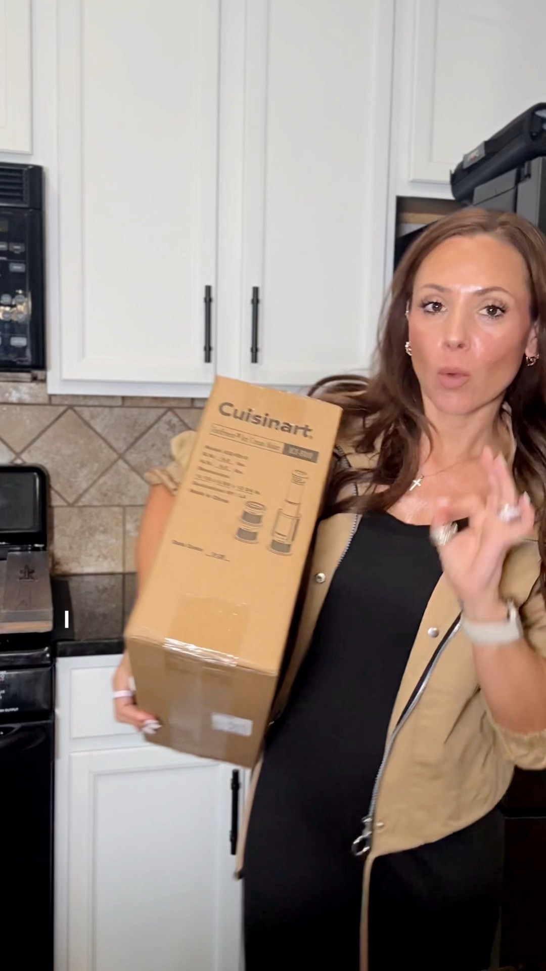 I just got the Cuisinart FastFreeze and immediately loved the idea of having a compact ice cream maker that doesn’t take over my counter.

It has 5 settings for ice cream, milkshakes, sorbet, slushies and mix-ins, and it comes with 3 half-pint cups so you can make different flavors.

Plus, you control what goes into your frozen treat—which means you can make everything from classic ice cream to high-protein, dairy-free or lower-sugar desserts.

Basically…homemade frozen treats without needing to dedicate half your kitchen to the appliance. 👏

Would you want one of these or are you sticking with the big machines?

#IceCream
#KitchenGadgets
#IceCreamMaker
#HomeCooking
#Dessert
#AD