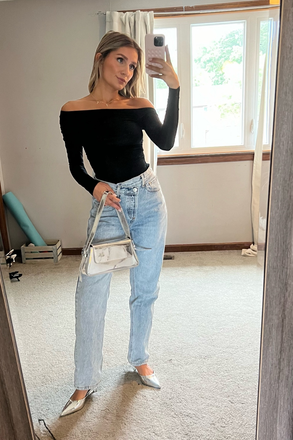 Xs/0 in top and Jeans!

#LTKFindsUnder50 #LTKParties #LTKU