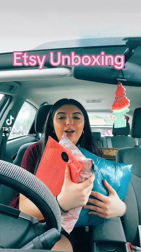 Etsy Unboxing 

#LTKBaby #LTKFindsUnder50 #LTKKids