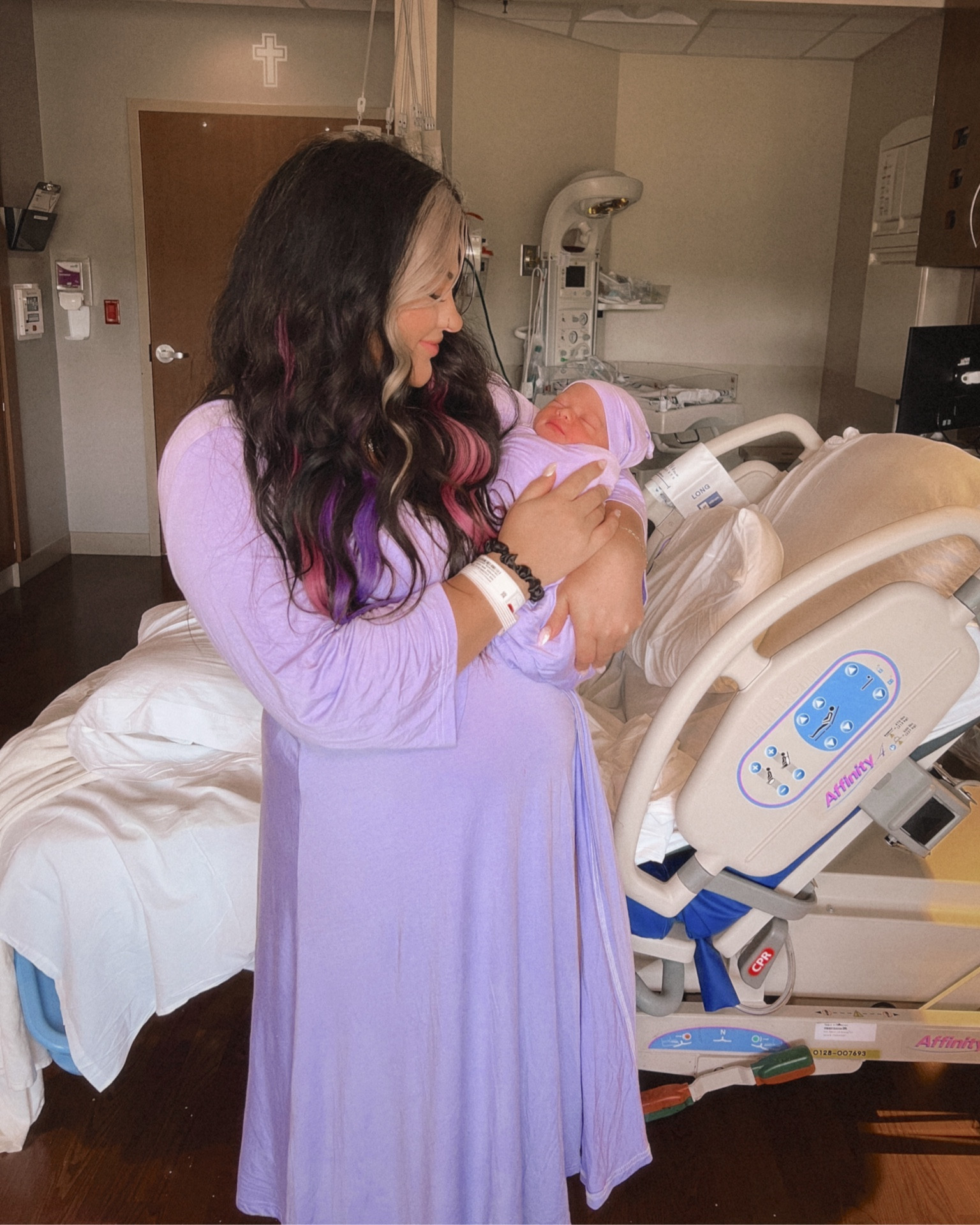 hospital labor + postpartum gown 💜 with matching swaddle and hat for baby 👶🏽