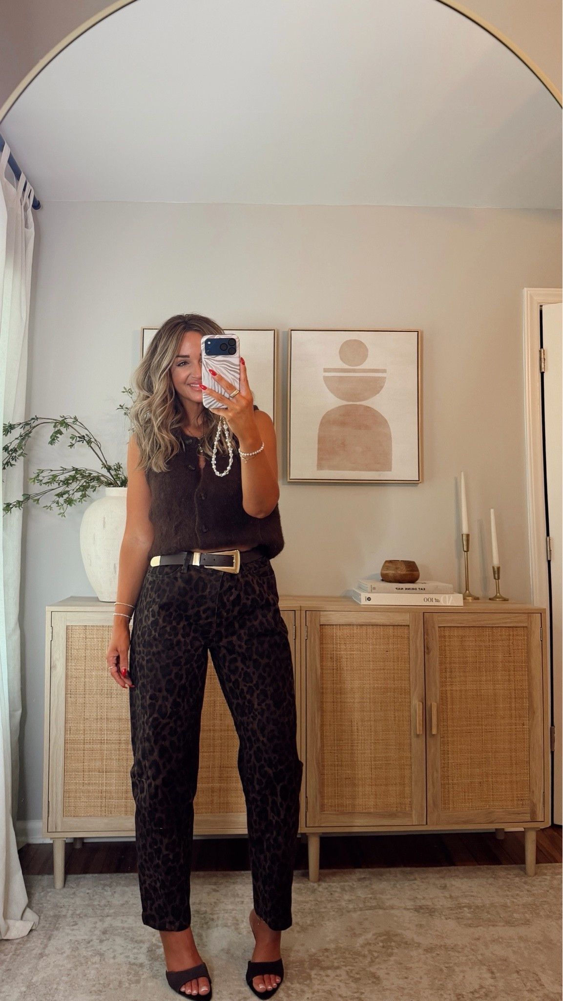 this color for fall! 🤏🏼😍 size S top + 27 curve love denim. i have these in 2 colors and this brown denim feels a little bigger. my top is sold out, but linking a similar style from zara. abercrombie, abercrombie denim, amazon, abercrombie style, date night outfit, fall outfit @abercrombie

#LTKootd