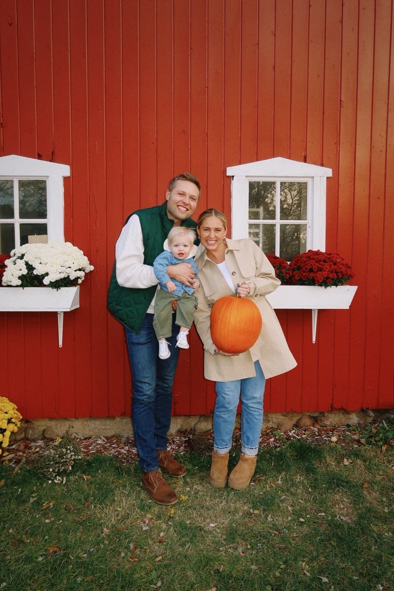 Our outfits from the pumpkin patch! 🎃🍂