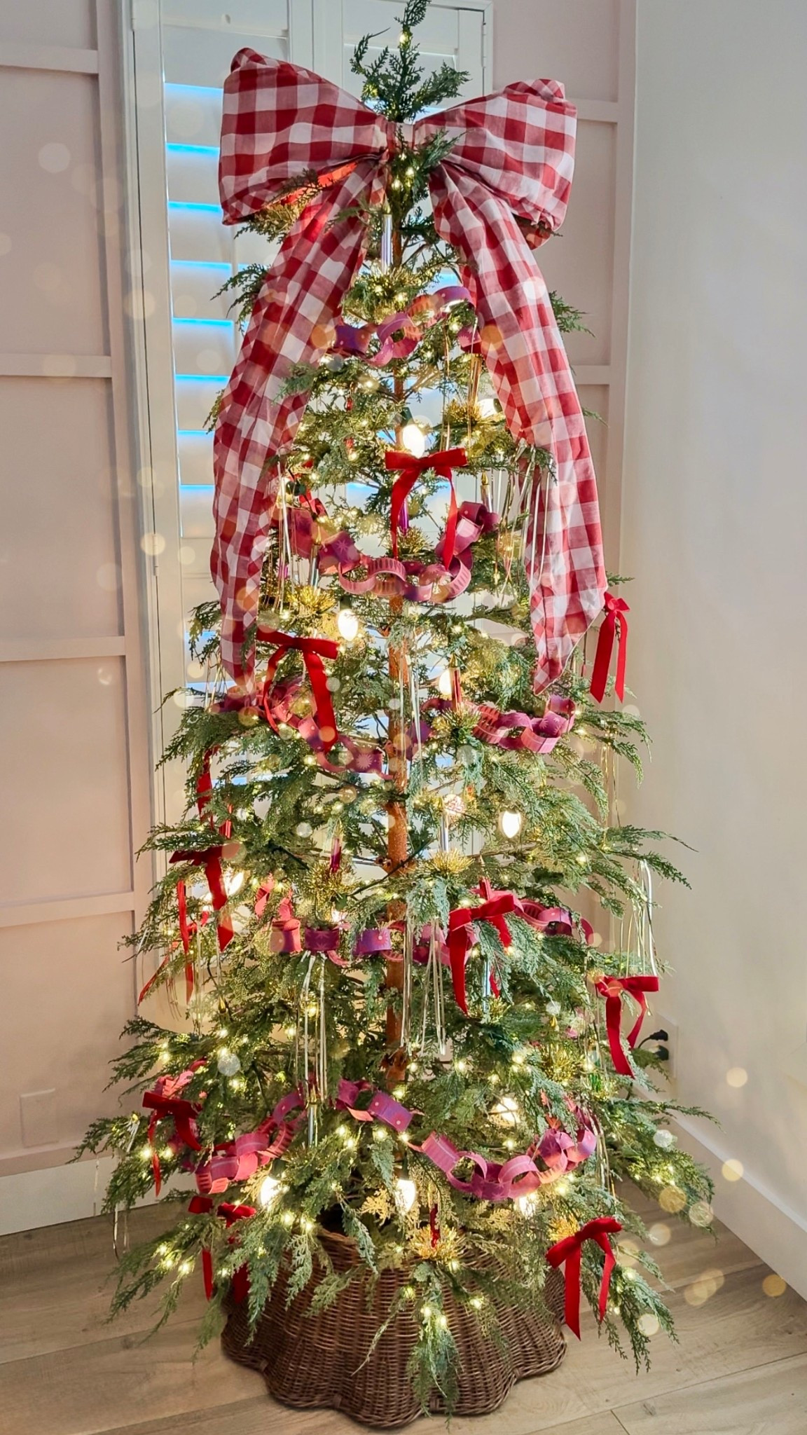 She's a beaut! Cozy Cottagecore Christmas Tree #Christmas #Holiday

#LTKHome #LTKHoliday #LTKSeasonal