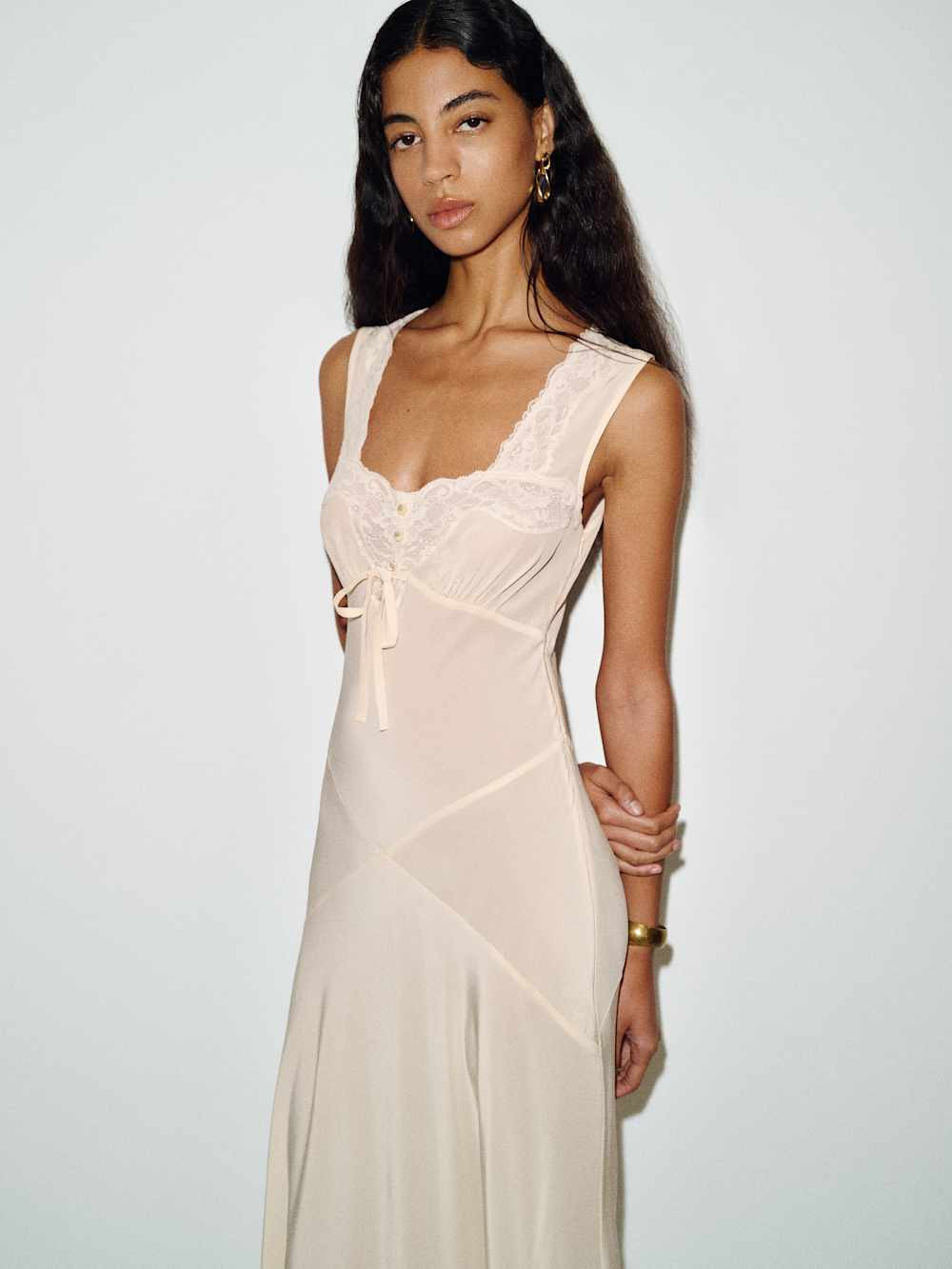 Saphira Dress | Reformation (Global)