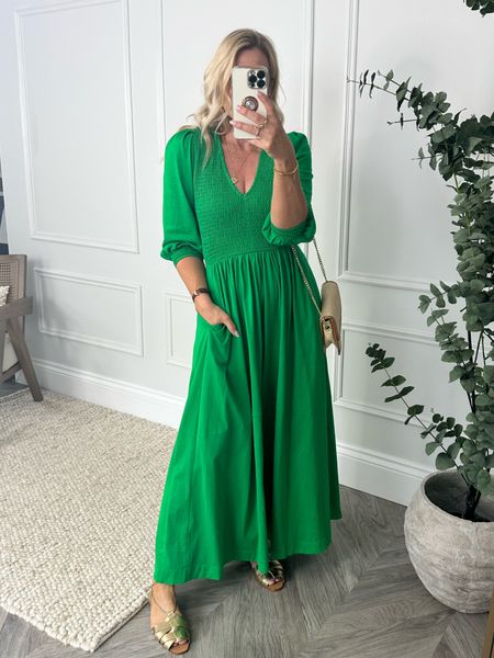 Loving this easy to wear summer dress. This dress is perfect to balance out your figure and to help empathise an hourglass shape. Super flattering, comfortable. A casual dress that you can easy elevate if you need to. 

#LTKeurope #LTKspring #LTKsummer