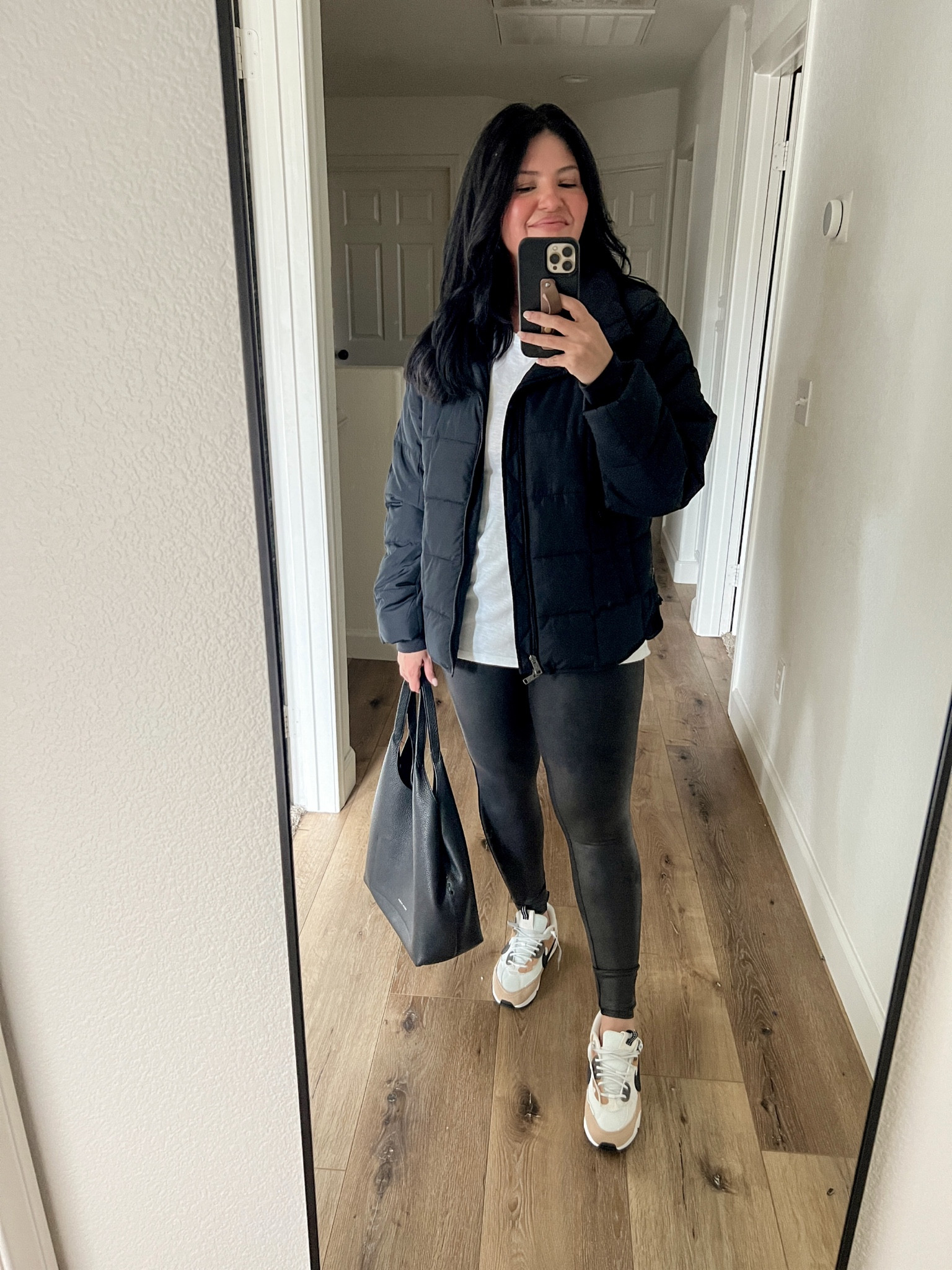 Abercrombie puffer in a large 🖤

xo, Sandroxxie by Sandra
www.sandroxxie.com | #sandroxxie


#LTKSeasonal #LTKCon #LTKSale