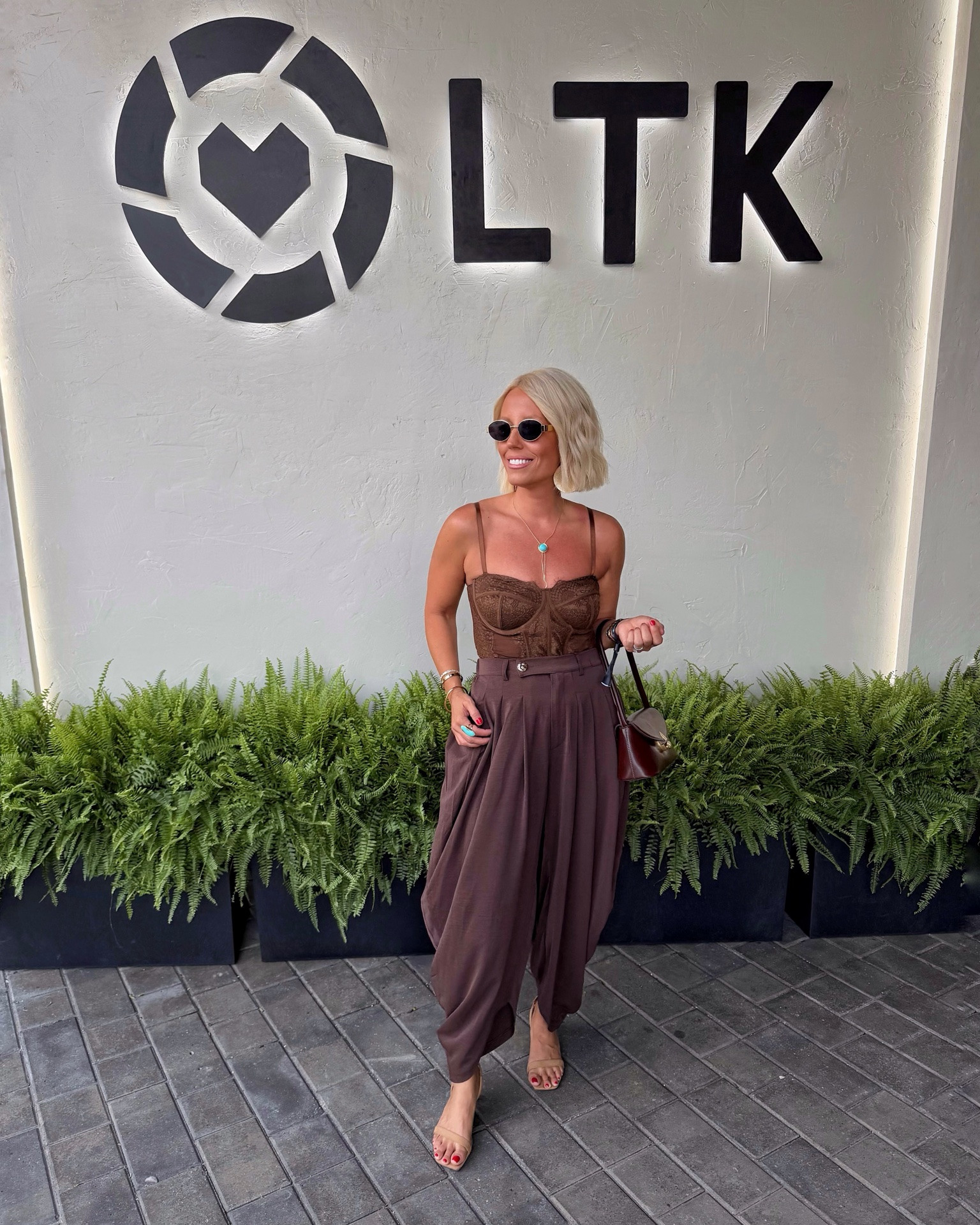 Top medium 
Pants medium

#LTKCon #LTKSaleAlert #LTKSeasonal