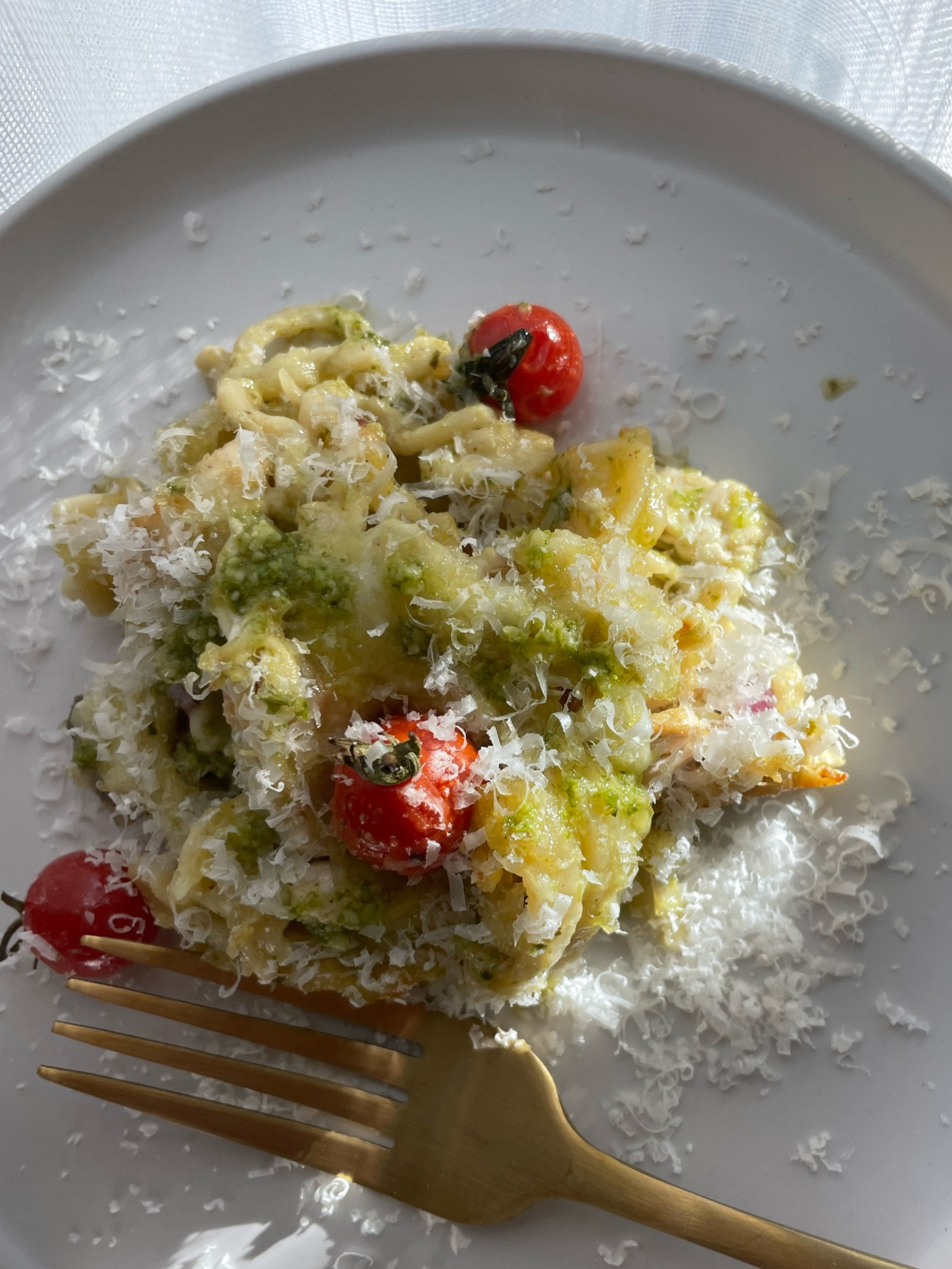 Chicken Pesto Cascatelli 

• Cascatelli pasta 
• Rotisserie Chicken or Shredded Roasted Turkey 
• Shallots/Red Onion
• Diced Bacon Or Pancetta
• Garlic
• Pesto
• Cream 
• Parmesan 

* Top with Parm/Mozz/Prov and cherry tomatoes, drizzle with olive oil, bake until cheese is bubbly. 

#LTKhome #LTKHoliday #LTKparties