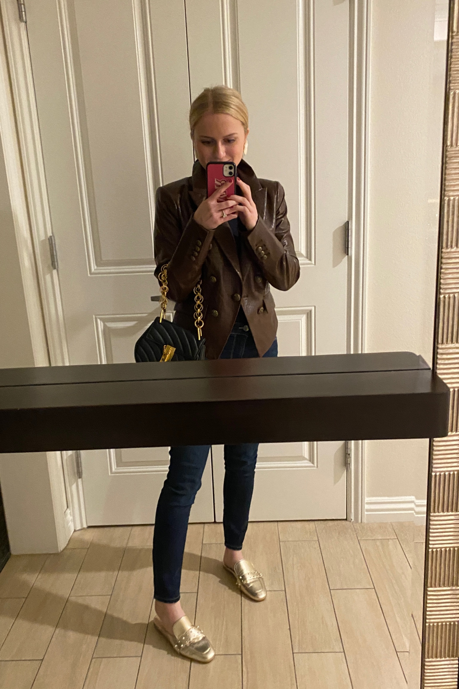 My mom knows me too well! This vegan leather blazer was the best Christmas gift and is bound to be a wardrobe staple. Wearing a size 2 in this jacket ☺️ #blazer #veronicabeard