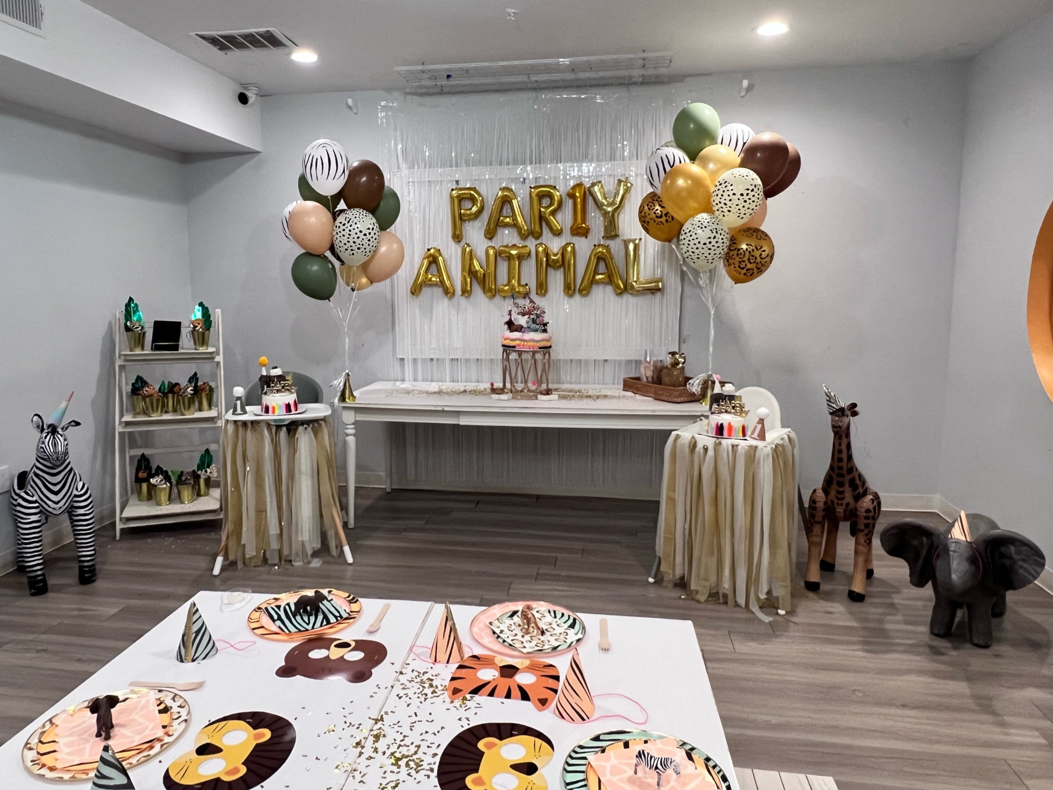 CALLING ALL PARTY ANIMALS!🦒🦍🦓🦏🐅

First birthday
Twin birthday
Gender neutral birthday
Girl birthday theme
Boy birthday theme
Birthday party theme
Party animals 
Wild one
Safari 

#LTKfamily #LTKbaby #LTKkids