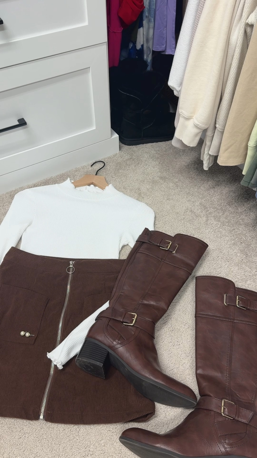 Weekend vibes: a soft ribbed top, corduroy textures, and boots made for strolling through fall leaves 🤎🍂 Cute and comfy, just how fall style should be 🥰

#CozyFallStyle #OOTD #FallOutfitInspo #StyleReel #WardrobeInspo #BootSeason #FallFashionFinds #EffortlessStyle

#LTKFindsUnder50 #LTKSeasonal #LTKSaleAlert